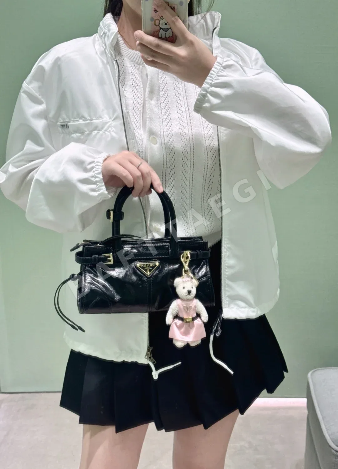 프라다 여성 나일론 후드 자켓 상세 이미지 2