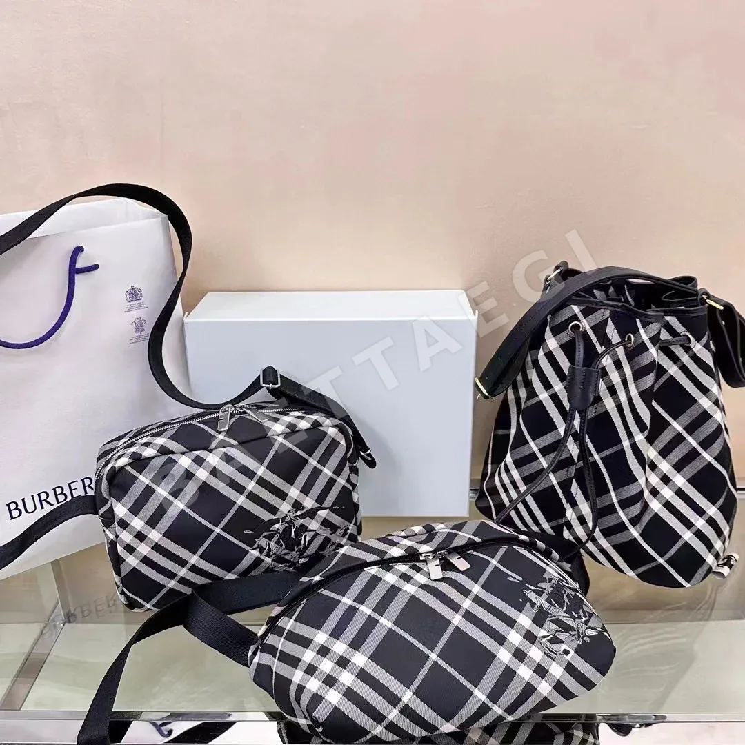 버버리 체크 카메라 가방 허리가방 백팩 상세 이미지 4