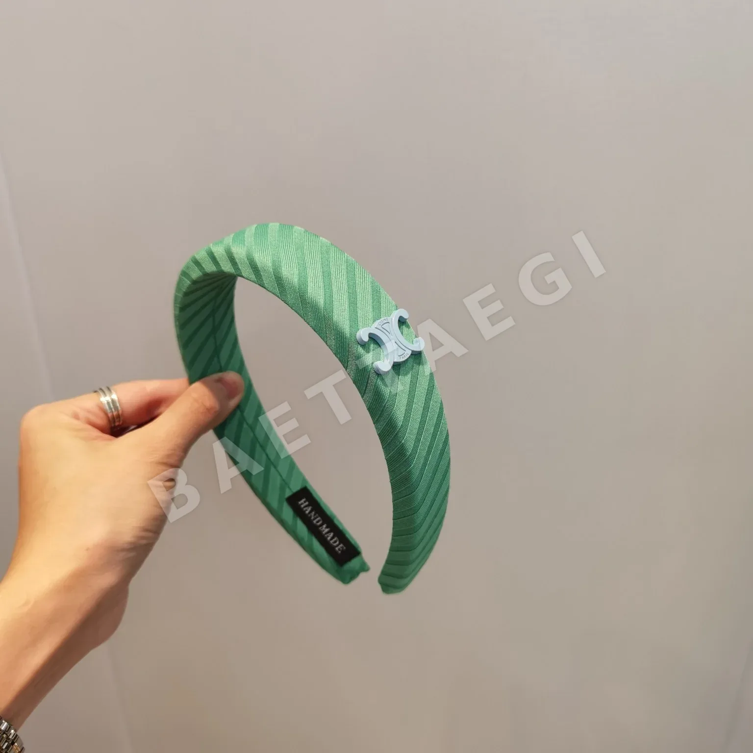 셀린느 절제된 디자인 헤어밴드 상세 이미지 4