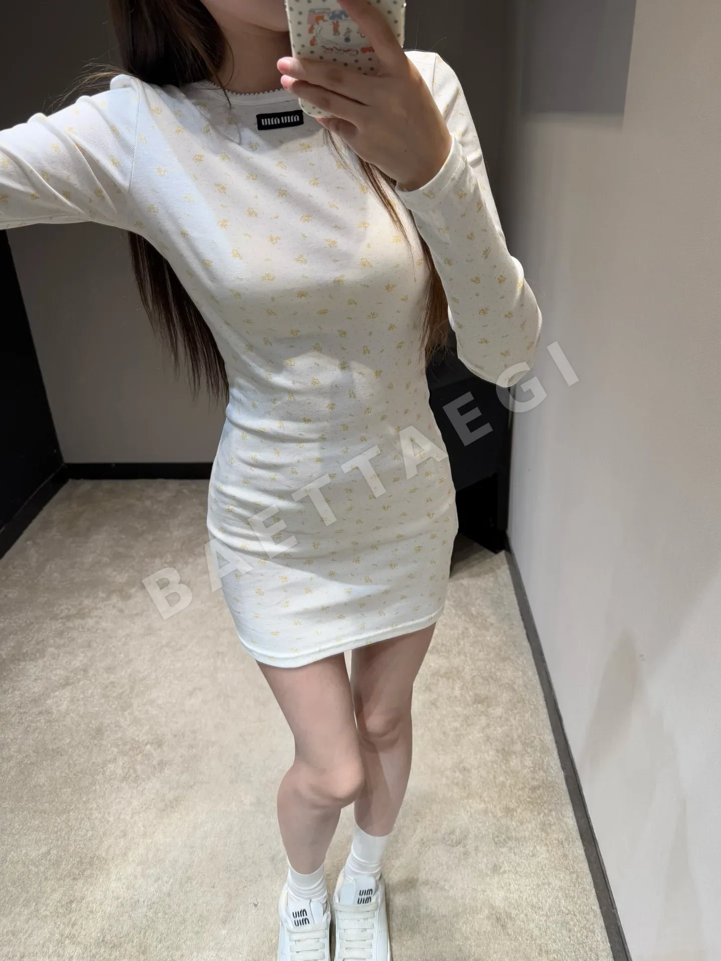 미우미우 레이스 카라 플라워 자수 롱 슬림 티셔츠 원피스 상세 이미지 2