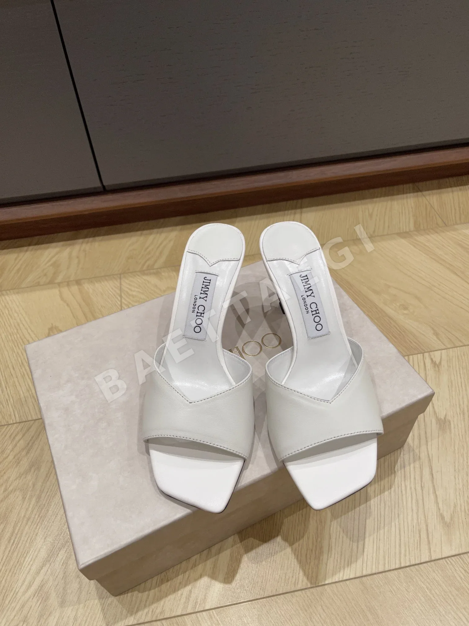 지미추 JC 하이힐 샌들 8054