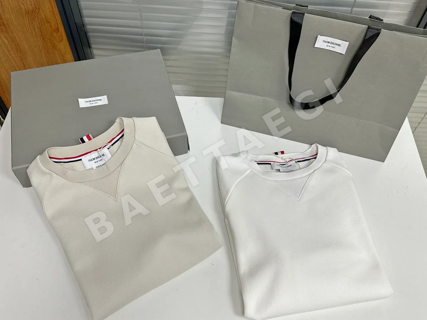 톰브라운 노슬리브 피케 반팔 티셔츠 상세 이미지 9