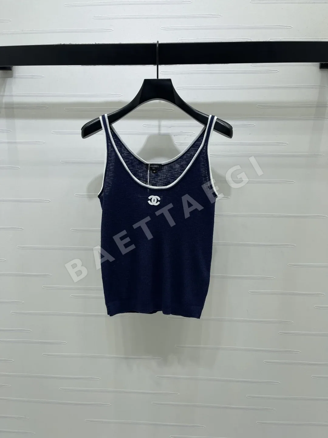 샤넬 컬러 블록 U넥 반팔 니트 베스트 103800
