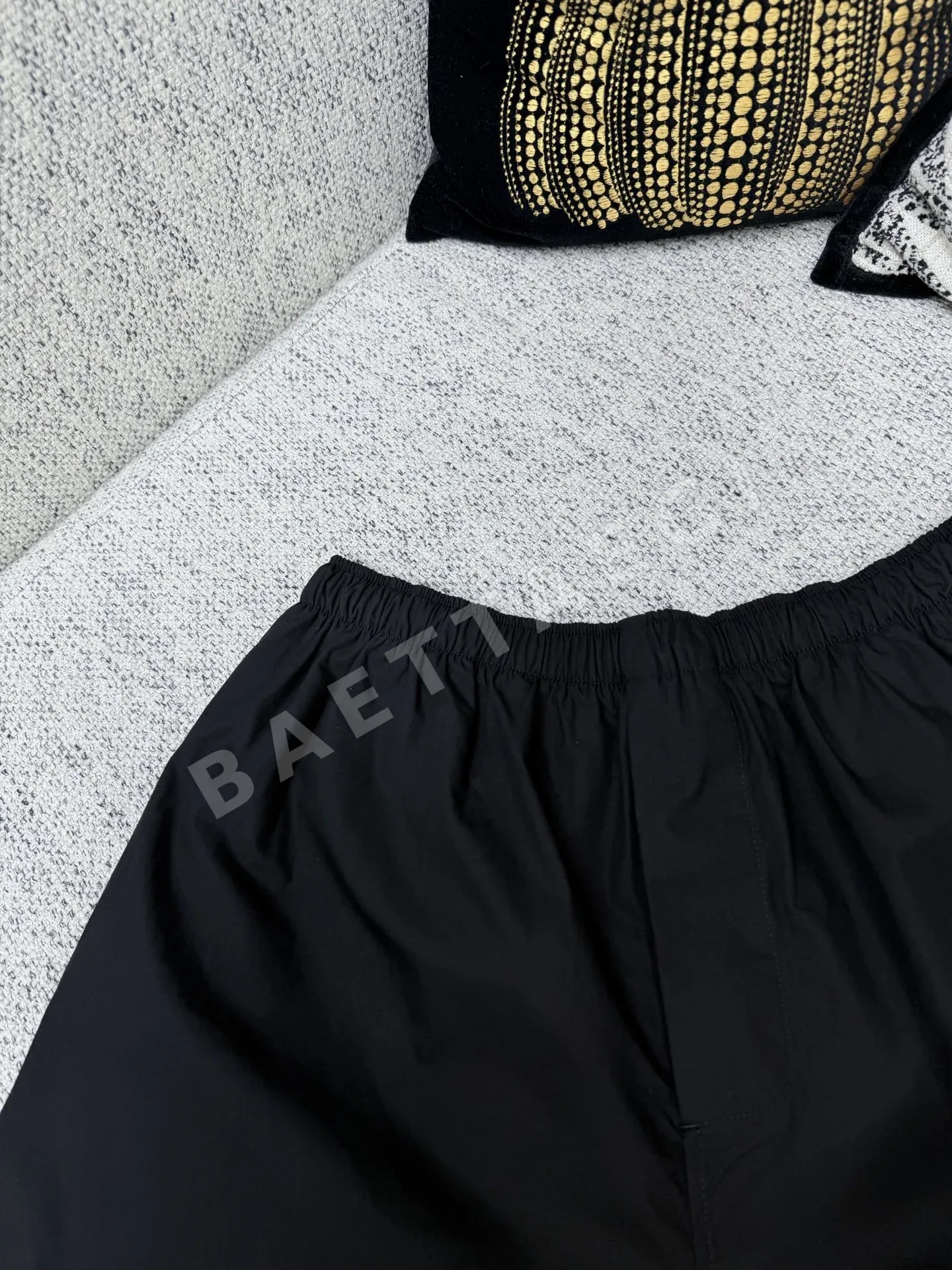 발렌시아가 스케치 아트워크 루즈핏 코튼 반바지 상세 이미지 4