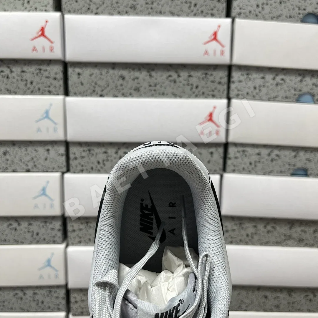 나이키 [MAX] 에어 포스 1 로우 그레이 블랙 HQ2037-004 201120 Nike Air Force 1 Low '07 LV8 상세 이미지 5