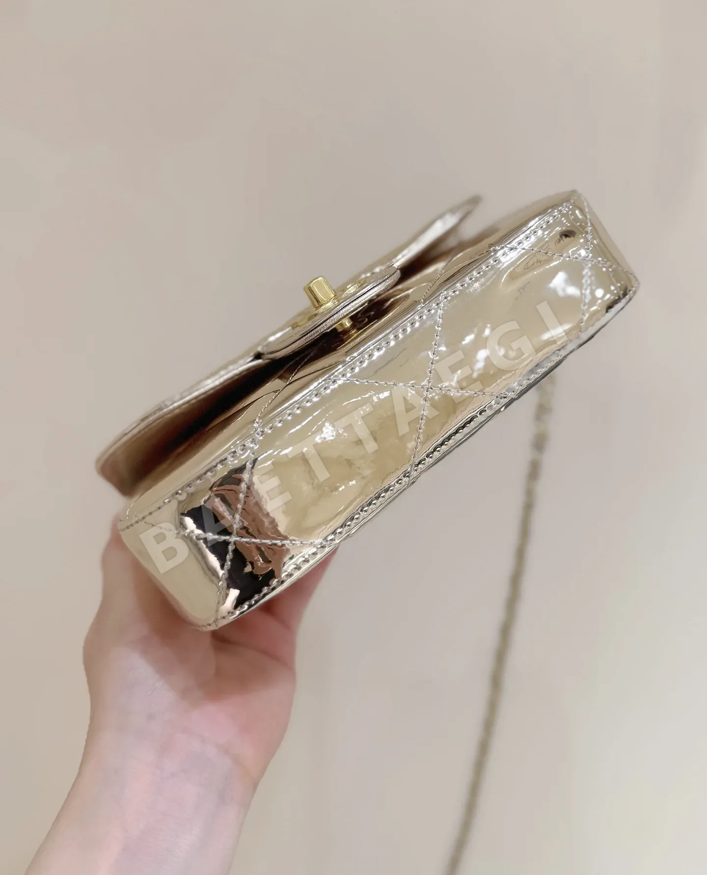 샤넬 미러드 카프스킨 핸들 가방 AP4892 상세 이미지 7