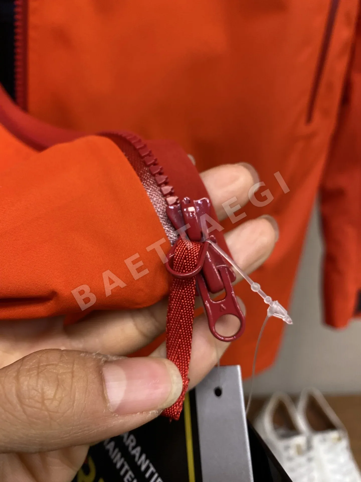 아크테릭스 말의 해 러시 방수 자켓 상세 이미지 6