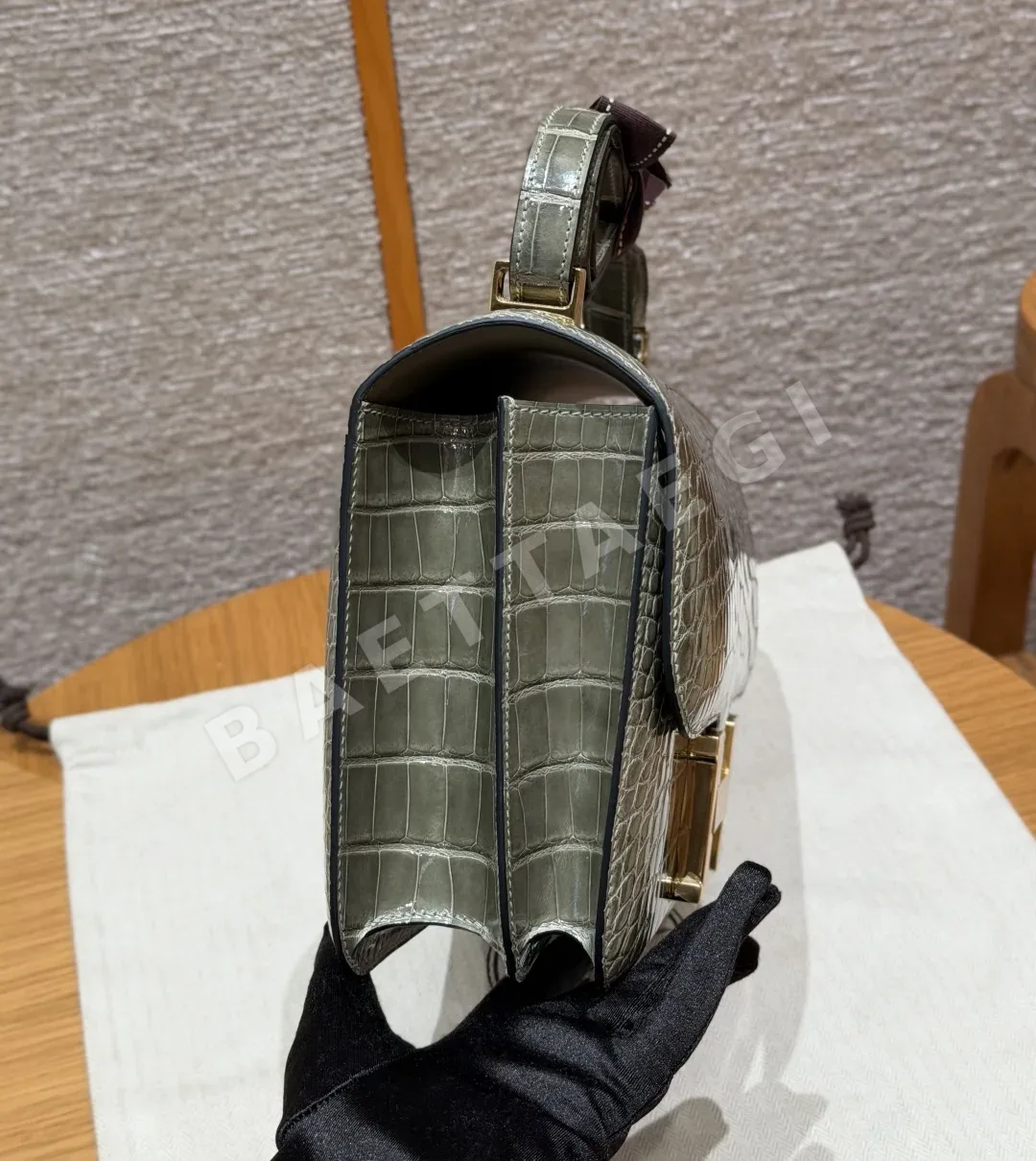 에르메스 컨스탄스 투렐 그레이 악어가죽 지갑 상세 이미지 3
