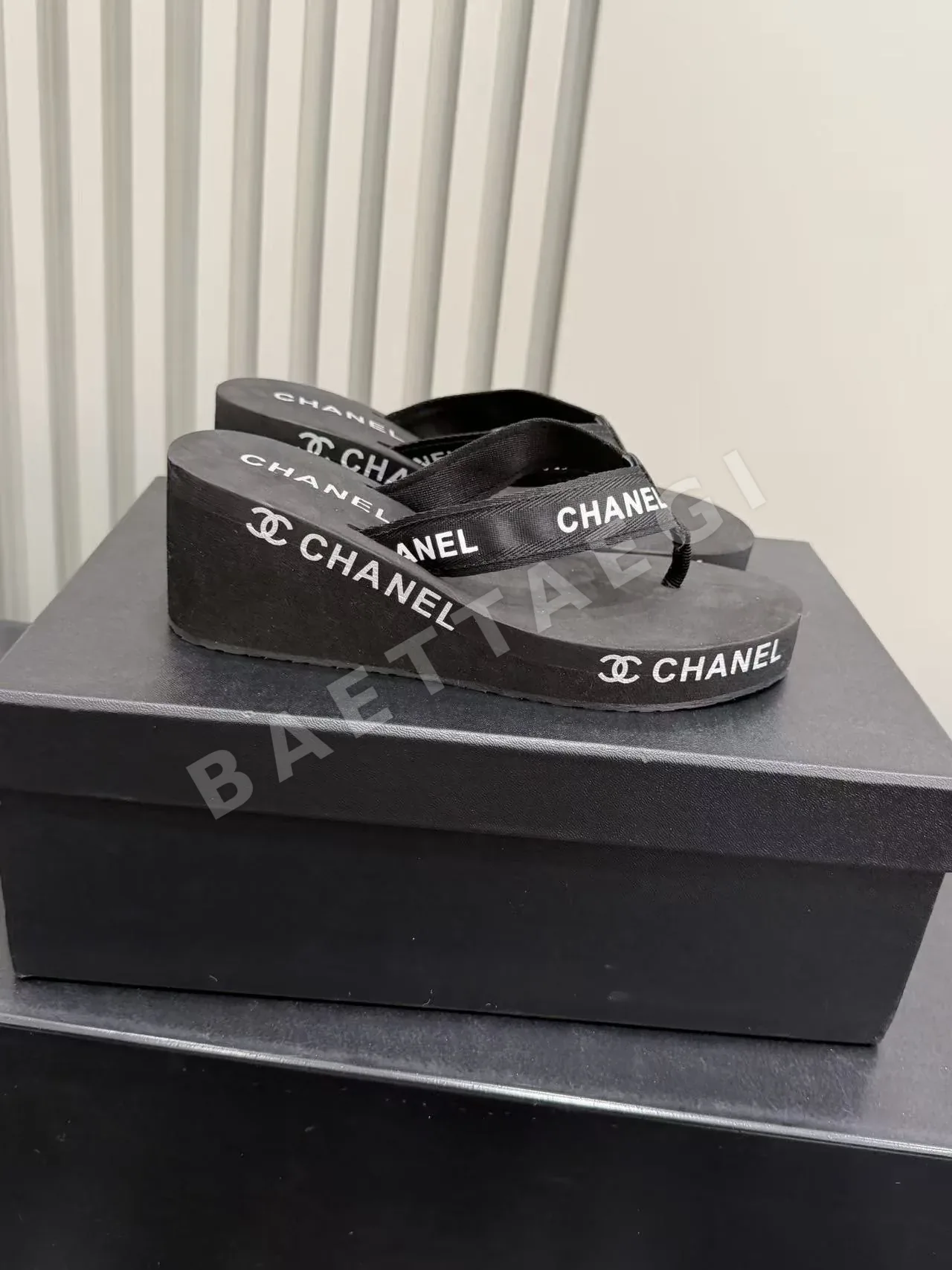 샤넬 리틀 레터 플립플롭 96180