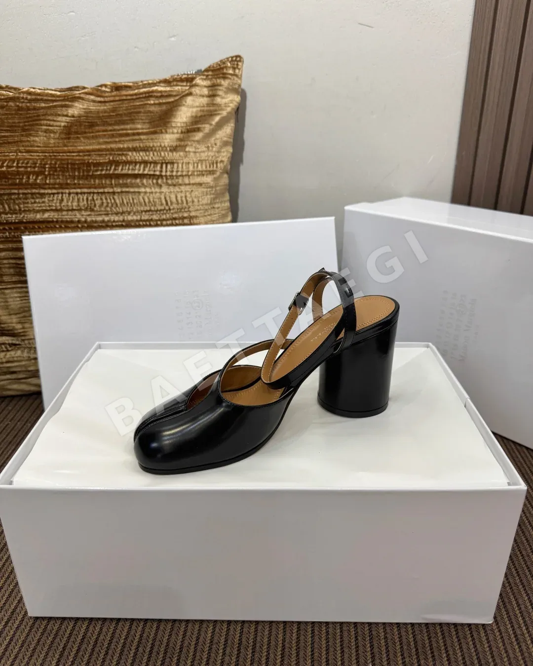 마르지엘라 MM6 스플릿 토 하이힐 샌들 상세 이미지 6