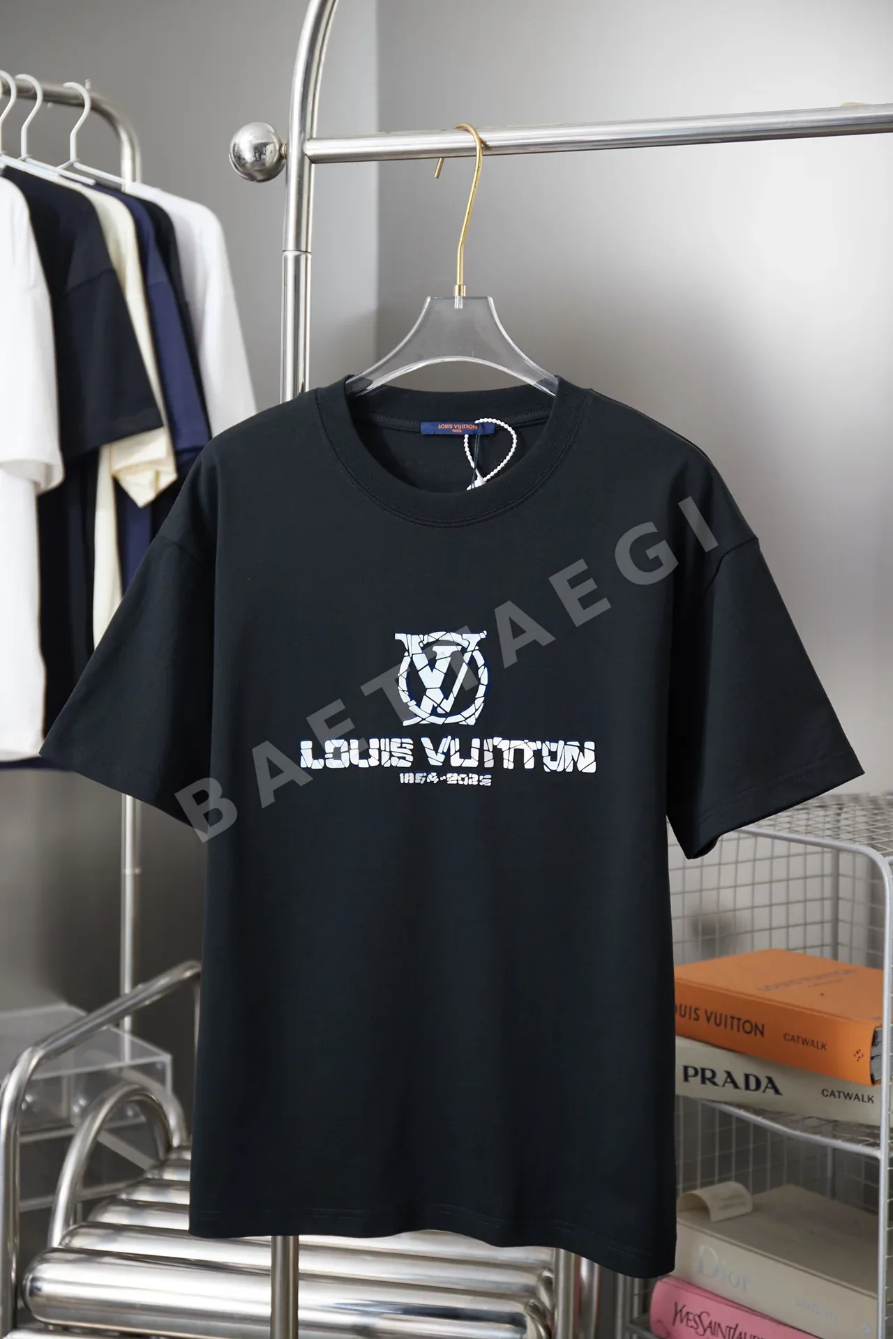 루이비통 남여공용 LV 레터 더블 얀 반팔 티셔츠 48768