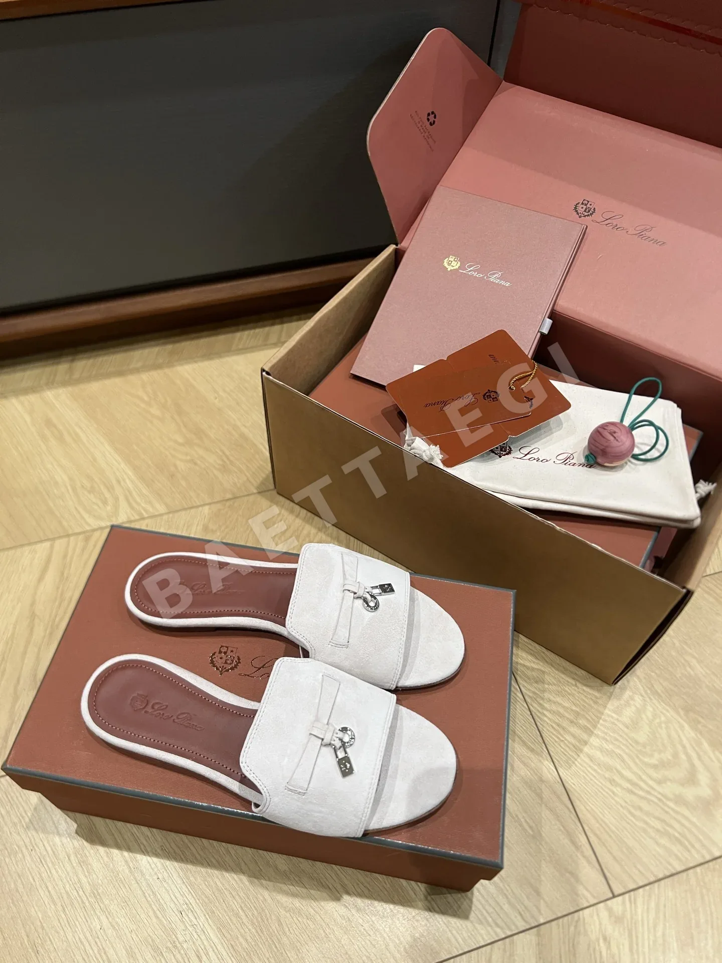 로로피아나 신발 상세 이미지 3