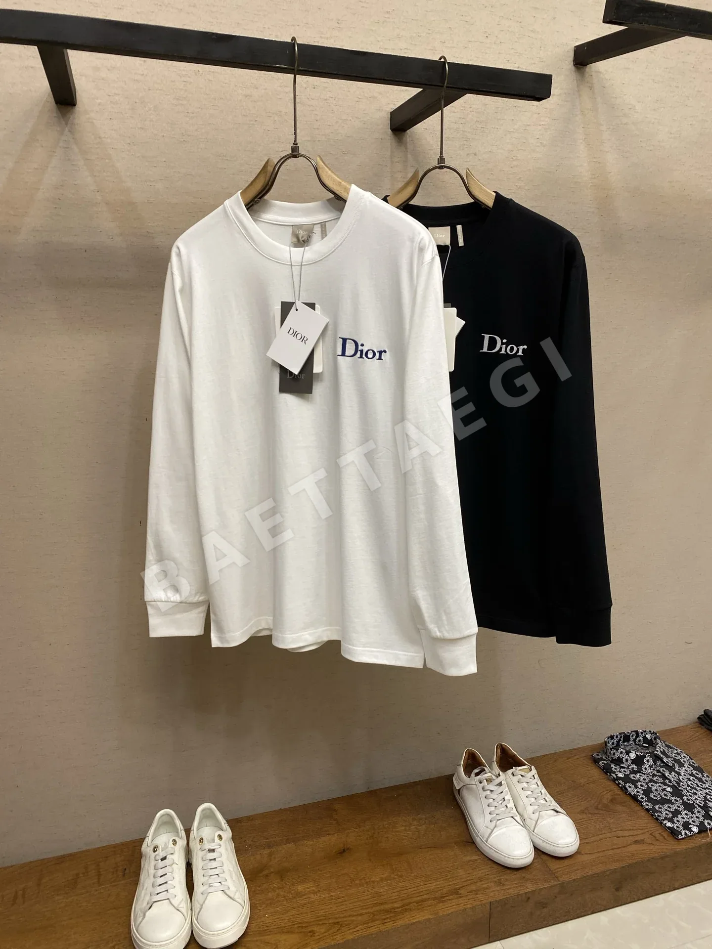 디올 코튼 로고 긴팔 티셔츠 상세 이미지 3