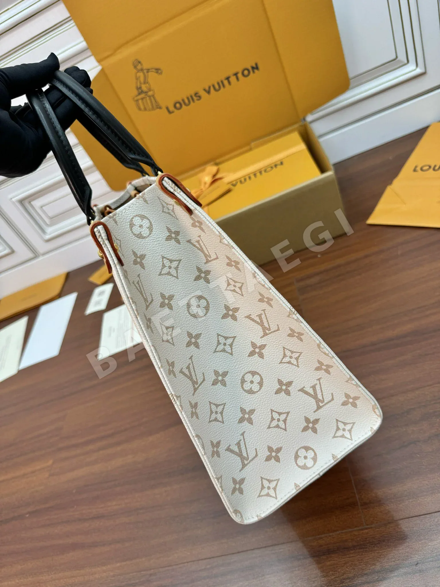 루이비통 M46912 가방 상세 이미지 10