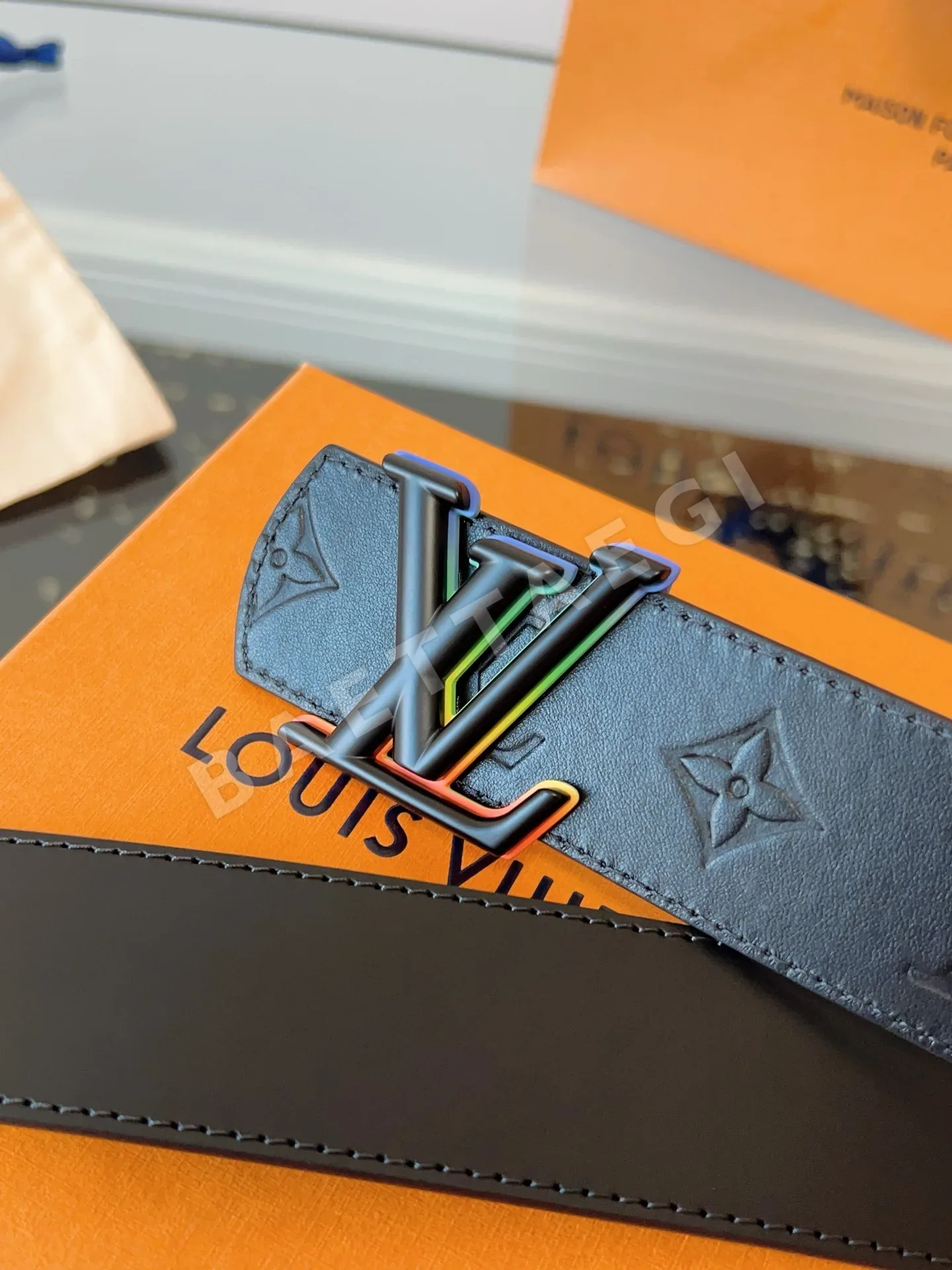 루이비통 LV 디멘션 리버시블 벨트 상세 이미지 4