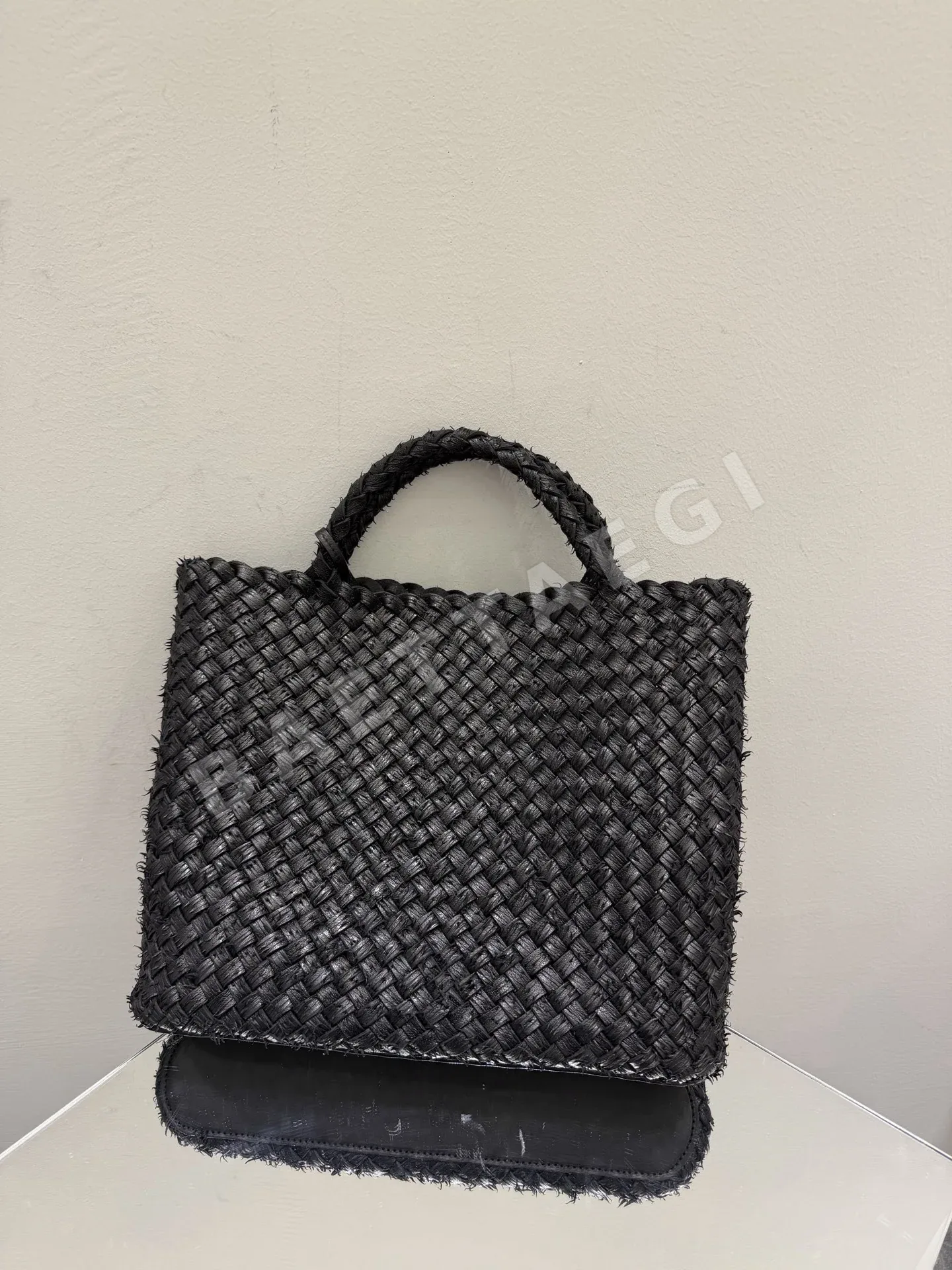 더로우 앰버 수작업 버킷 가방 상세 이미지 3