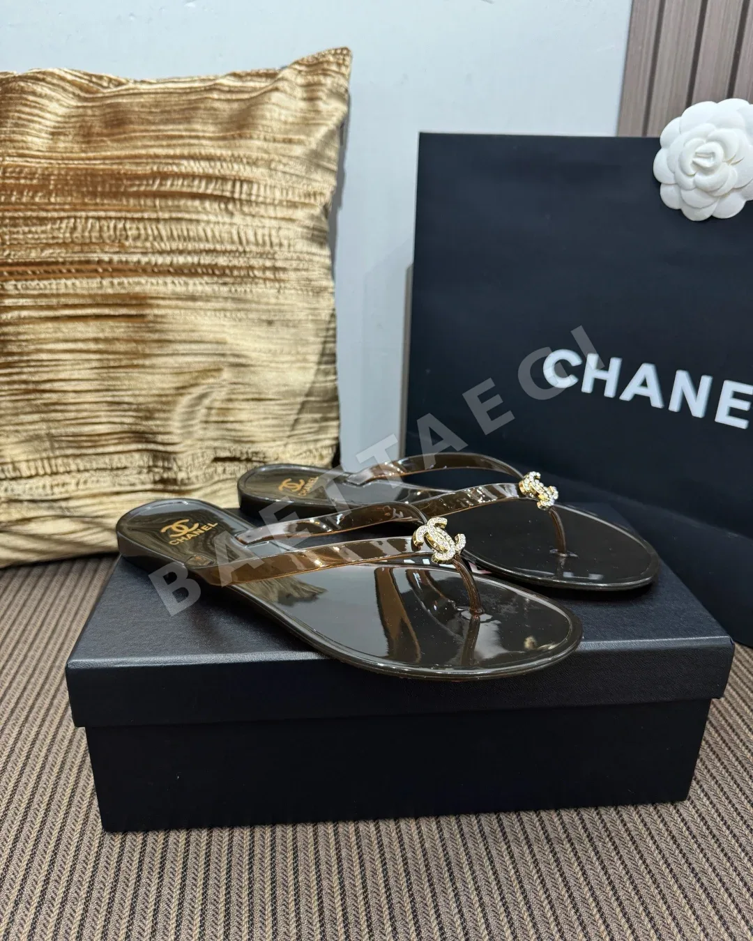 샤넬 더블 C 라인 스톤 버클 PVC 비치 샌들 상세 이미지 3