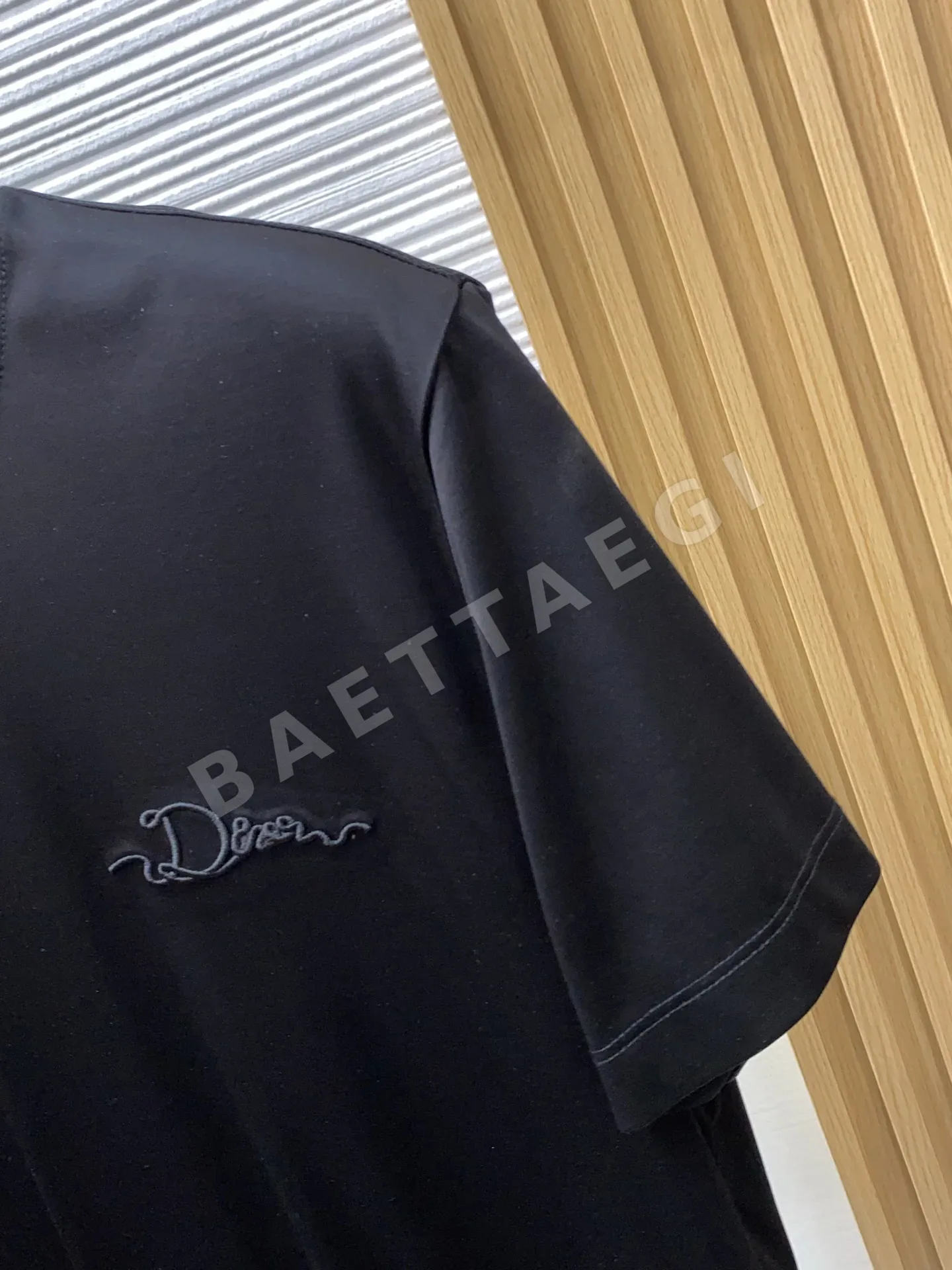 디올 크루넥 반팔 티셔츠 상세 이미지 4