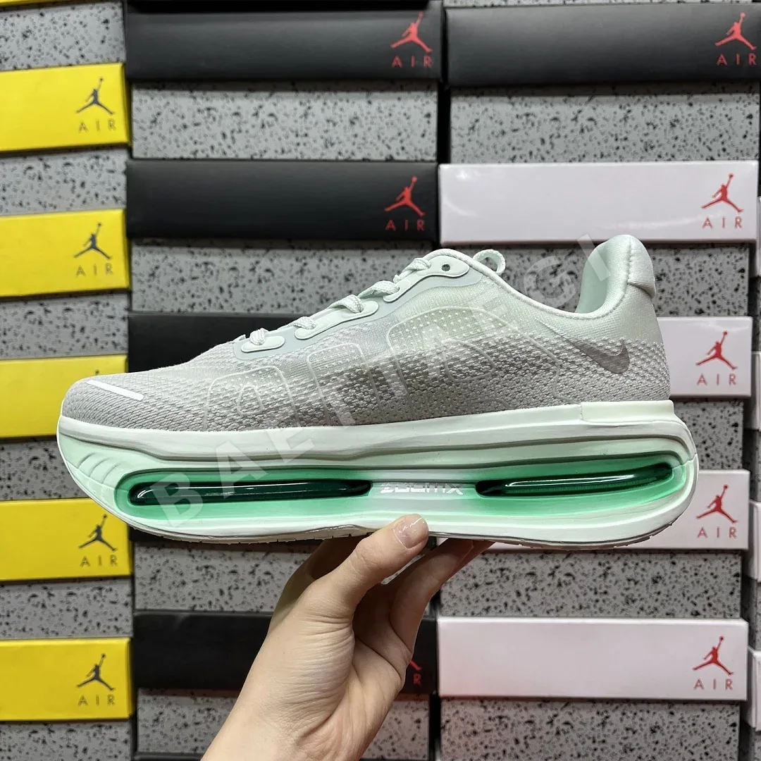나이키 [CG] 보메로 프리미엄 HM5973-300 201990 Nike Vomero Premium Barely Green 상세 이미지 7