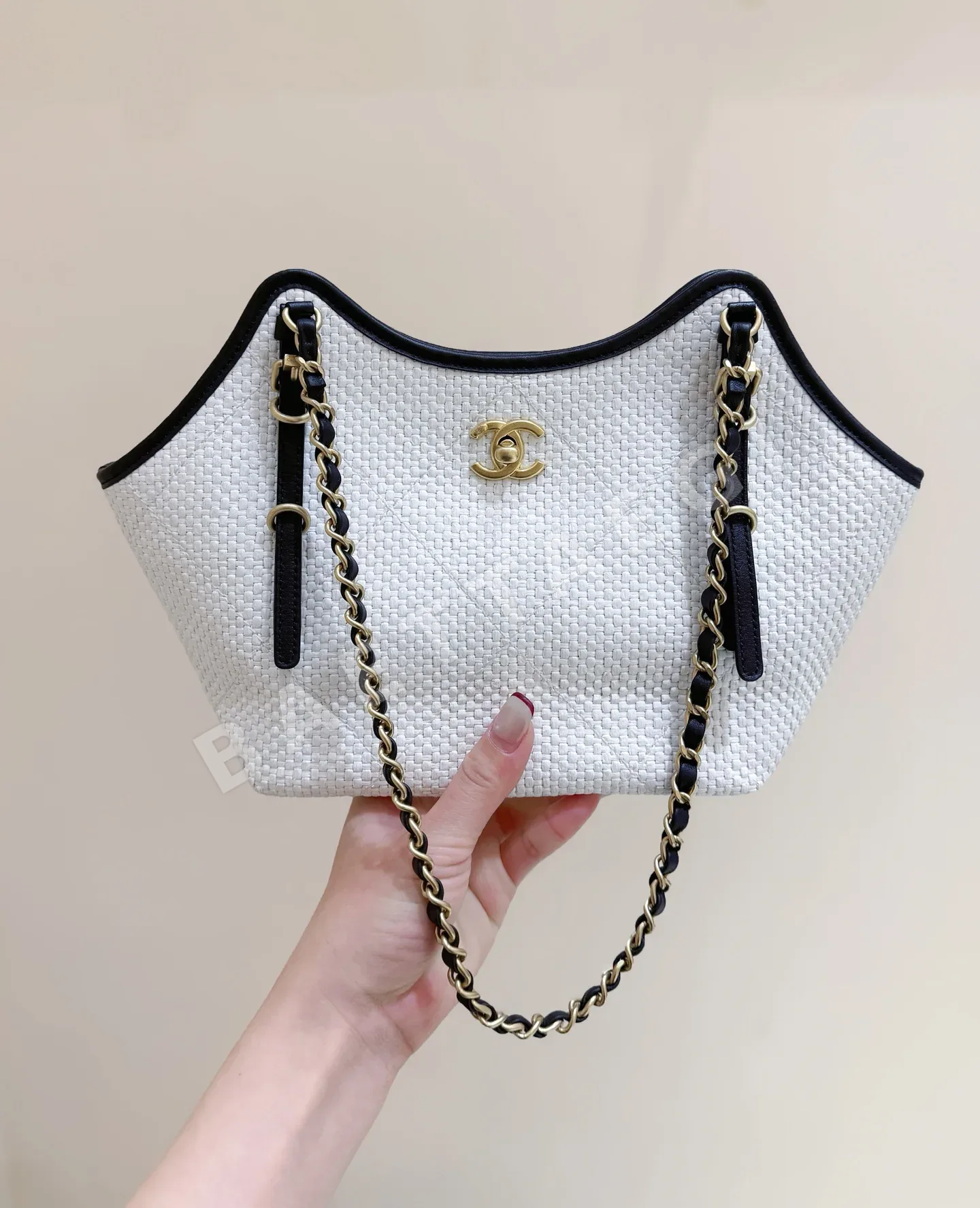 샤넬 26C 리조트 스트로 토트백 AS6015 37058