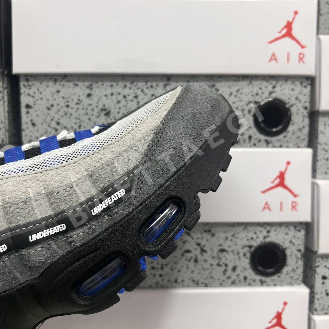 나이키 [GX] 에어 맥스 95 SP 그레이 블루 IB4523-001 201261 Nike Air Max 95 SP Undefeated Geo 상세 이미지 8