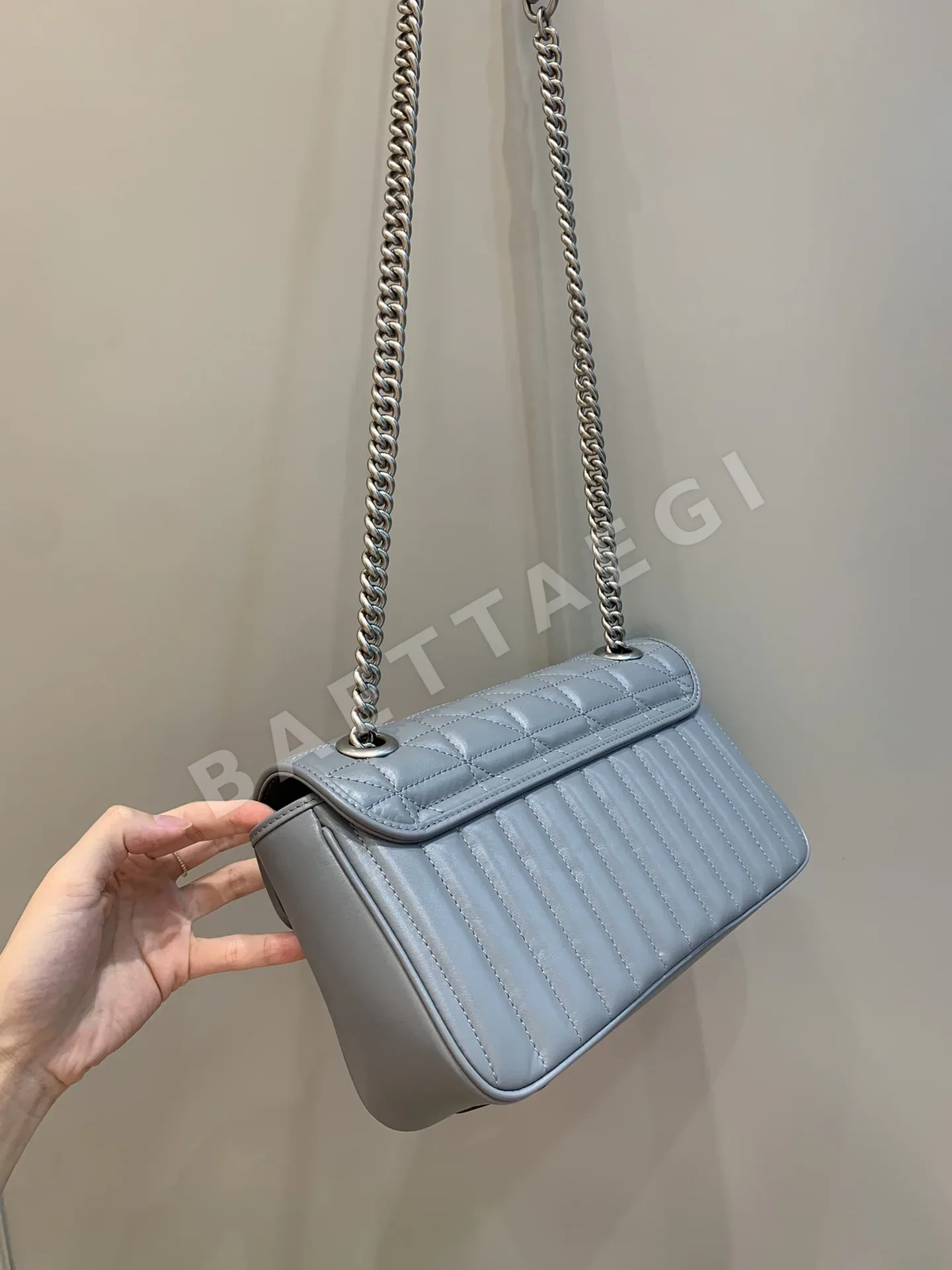구찌 다이아몬드 패턴 회색 미니 토트백 상세 이미지 8