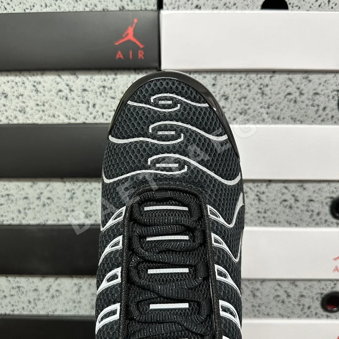 나이키 [DF] 에어 맥스 플러스 프리미엄 HQ3029-001 201069 Nike Air Max Plus Premium Black 상세 이미지 4