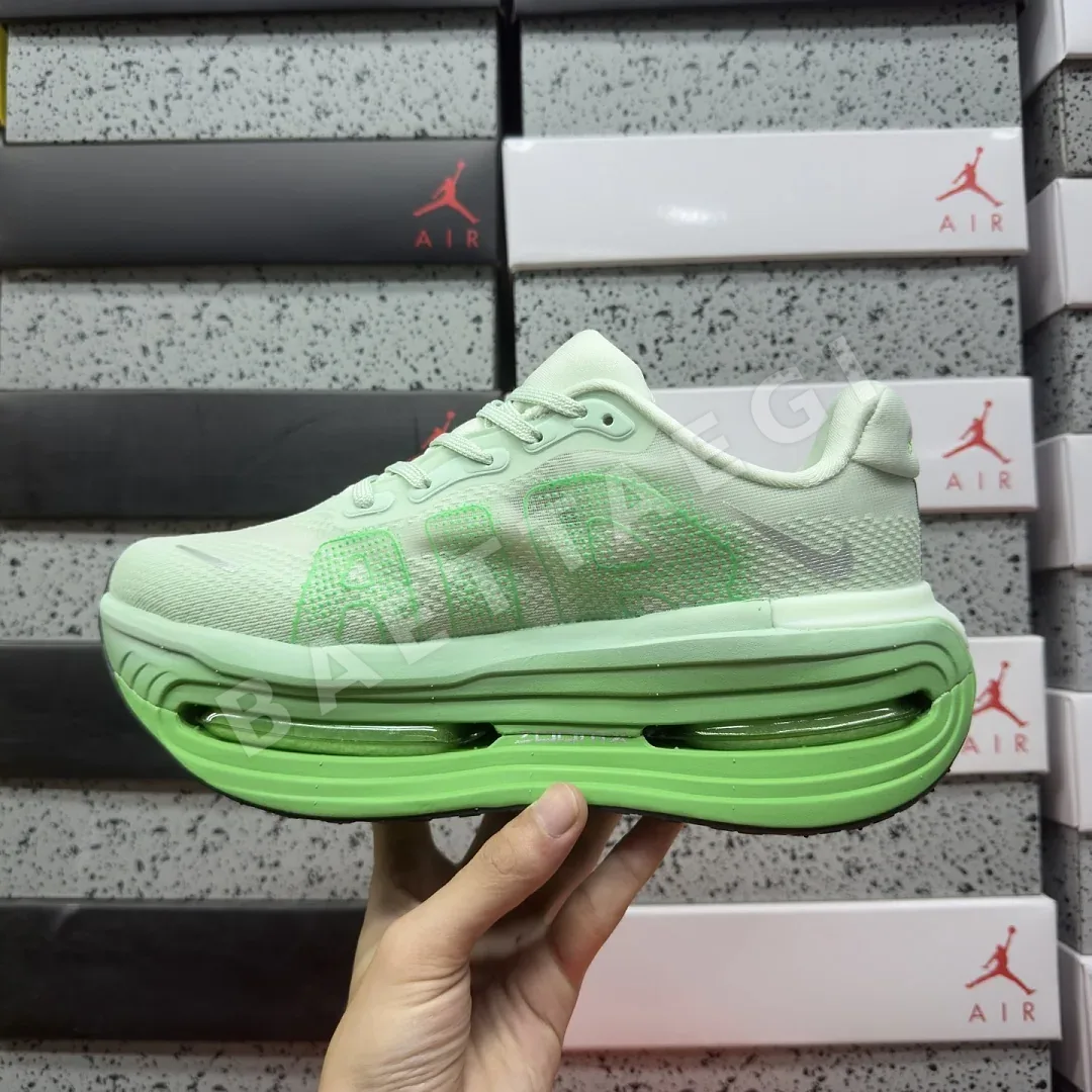 나이키 [5A] 보메로 프리미엄 HM5973-302 201794 Nike Vomero Premium Barely Green 상세 이미지 4