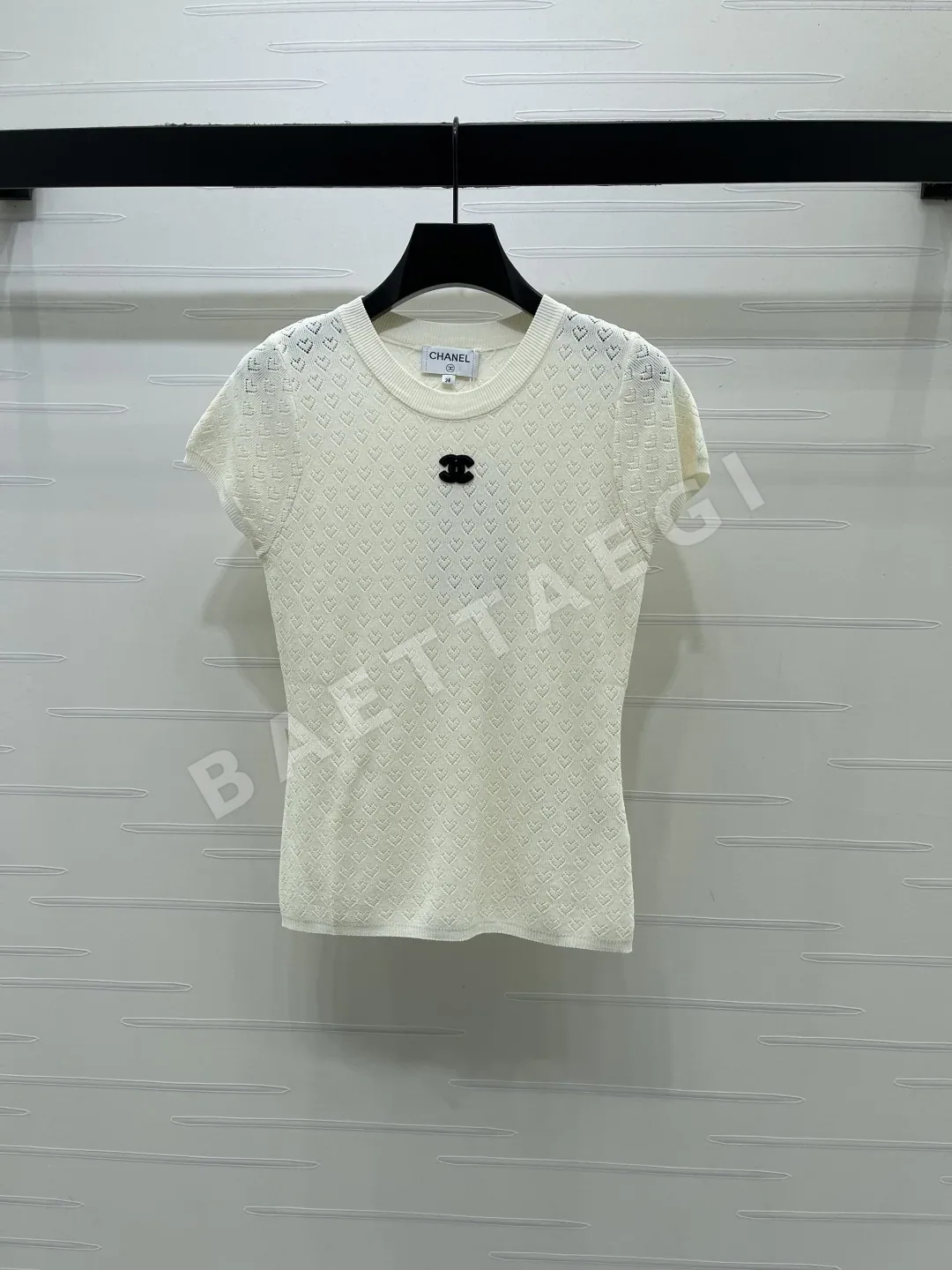 샤넬 더블 C 자수 하트 메시 반팔 티셔츠 상세 이미지 2