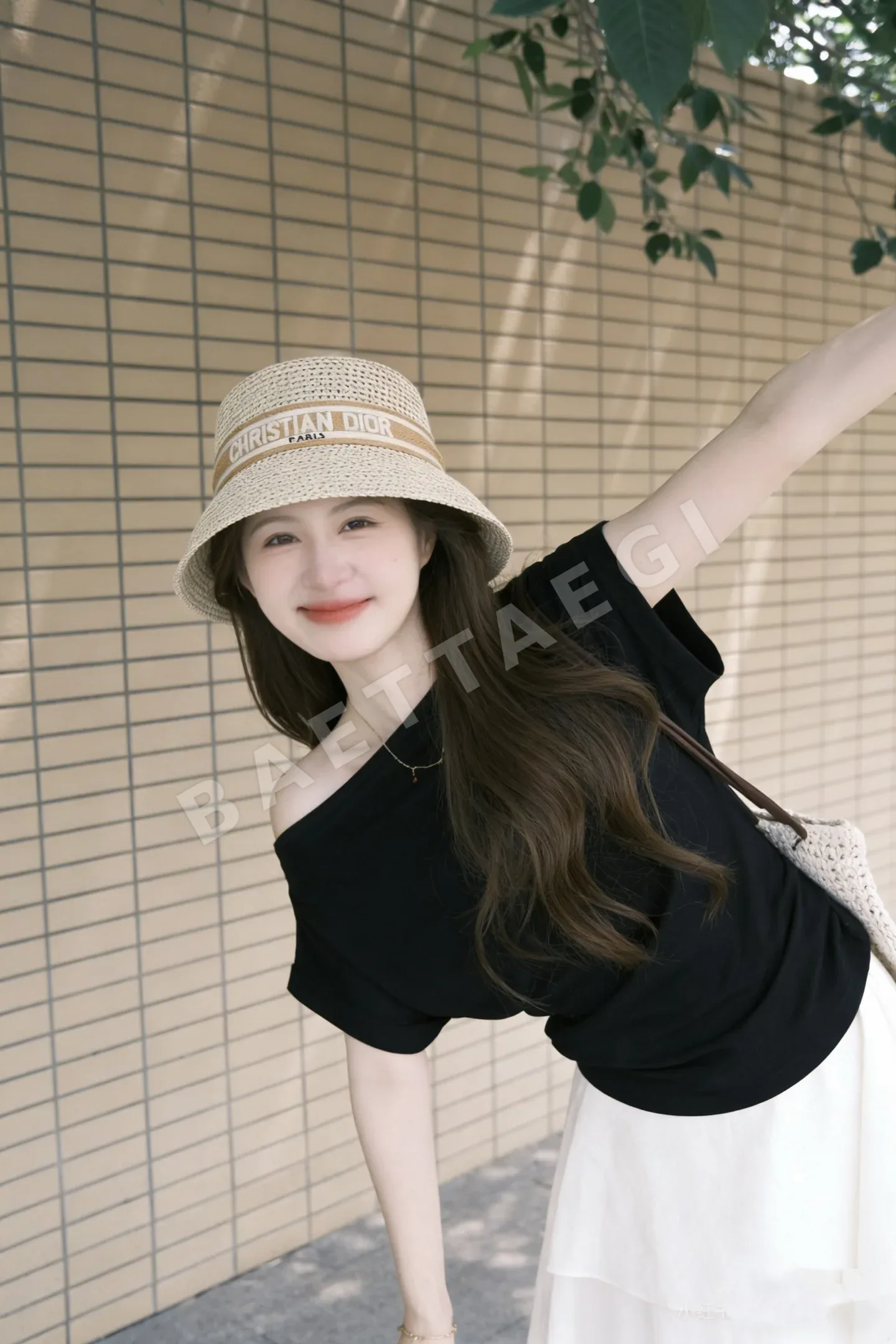 디올 웨빙 스트로 버킷햇 133629