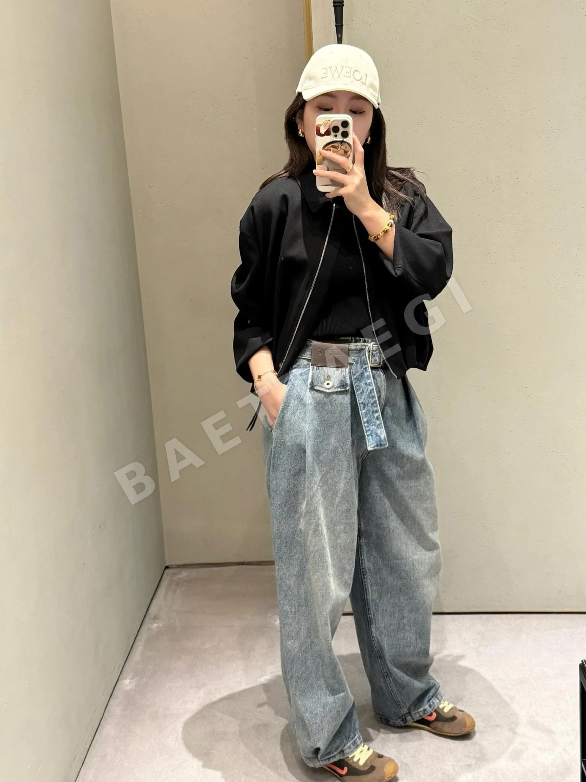 로에베 플리츠 와이드 레그 데님 팬츠 상세 이미지 5