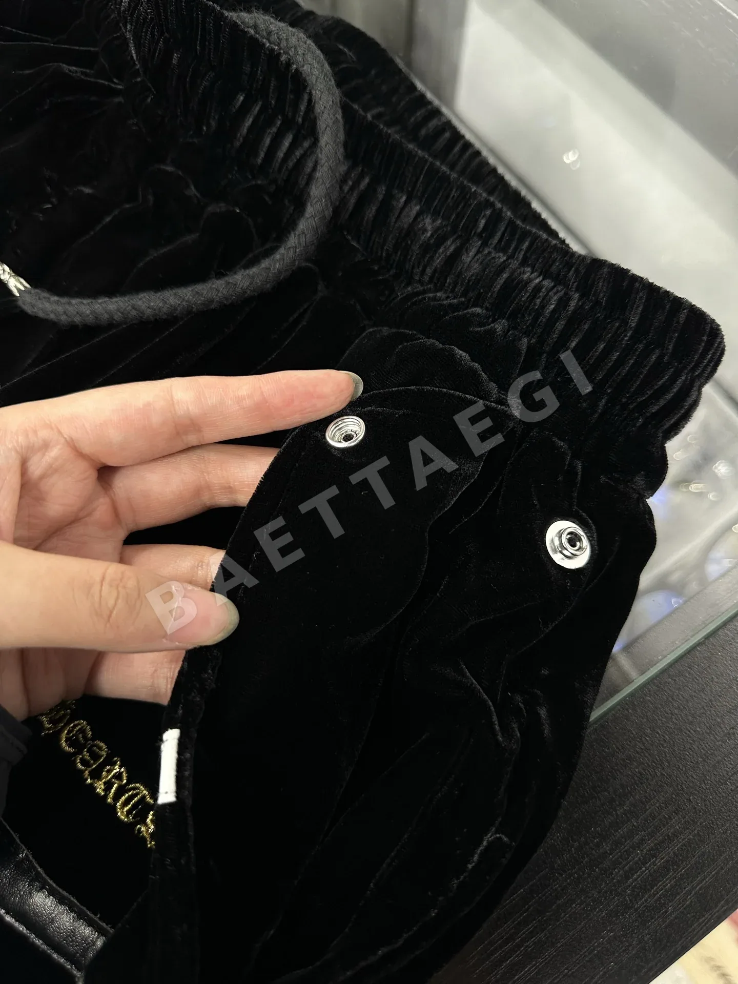 크롬하츠 뉴벨벳 골드 레이블 블랙 팬츠 세트 상세 이미지 7