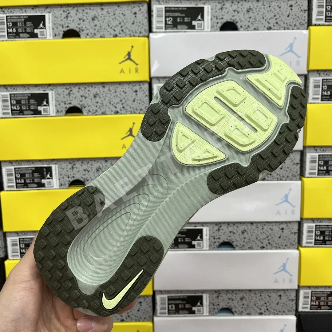 나이키 줌 보메로 18 HM6803-002 201093 Nike Zoom Vomero 18 상세 이미지 6