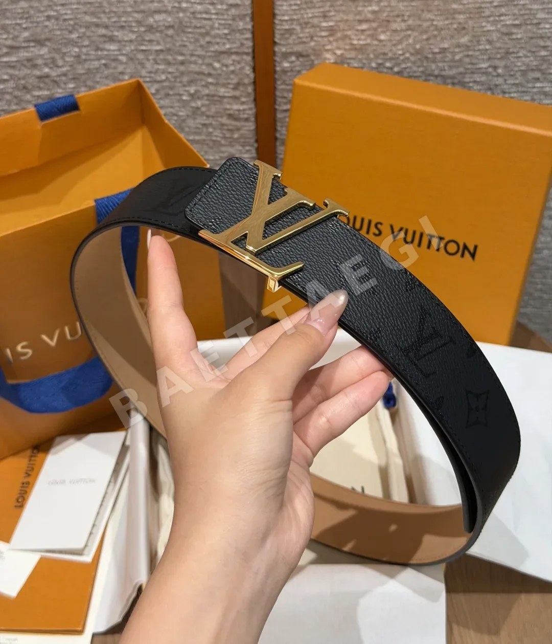 루이비통 이니셜 미드나이트 40mm 리버시블 벨트 상세 이미지 4