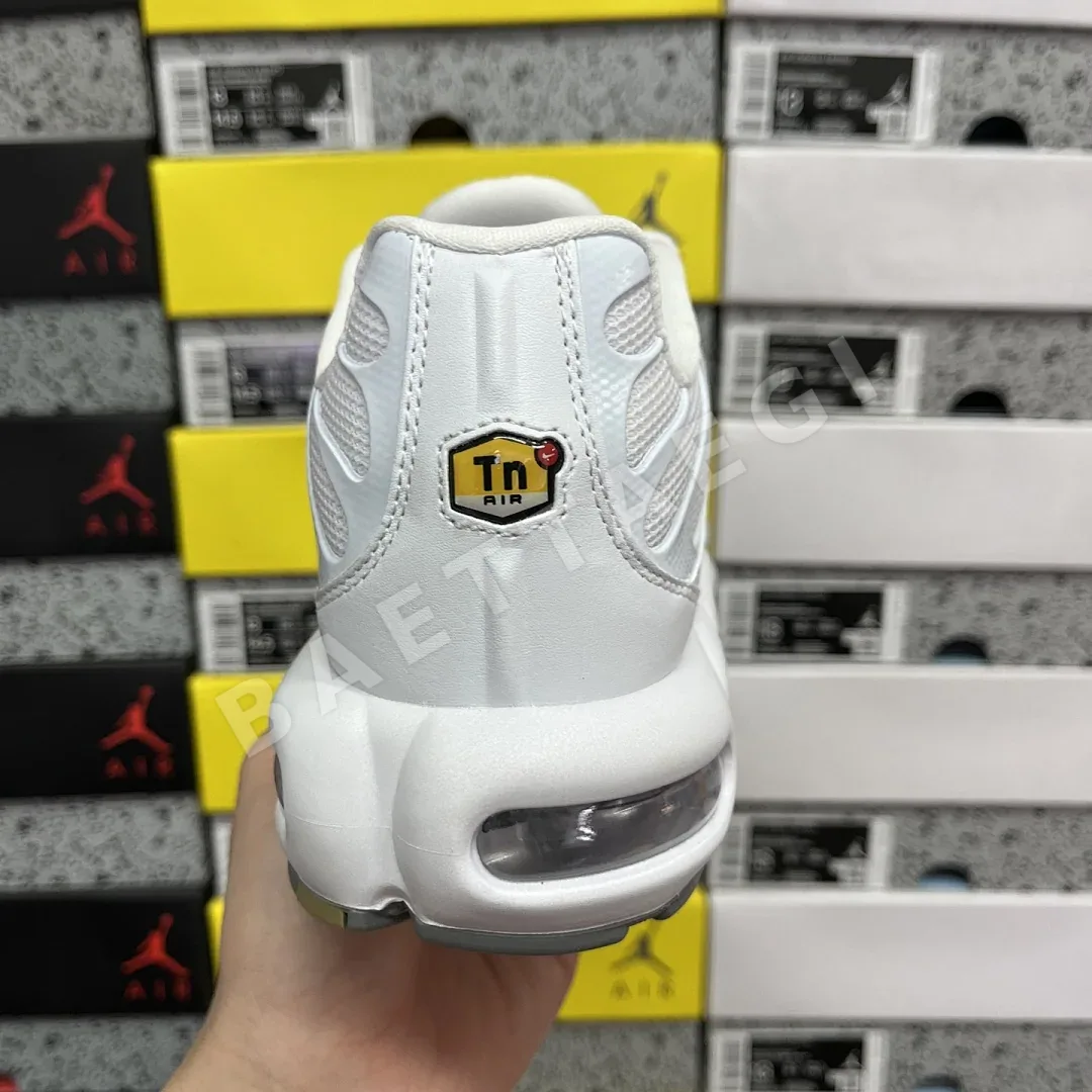 나이키 [DF] 에어 맥스 플러스 604133-139 201068 Nike Air Max Plus White 상세 이미지 4