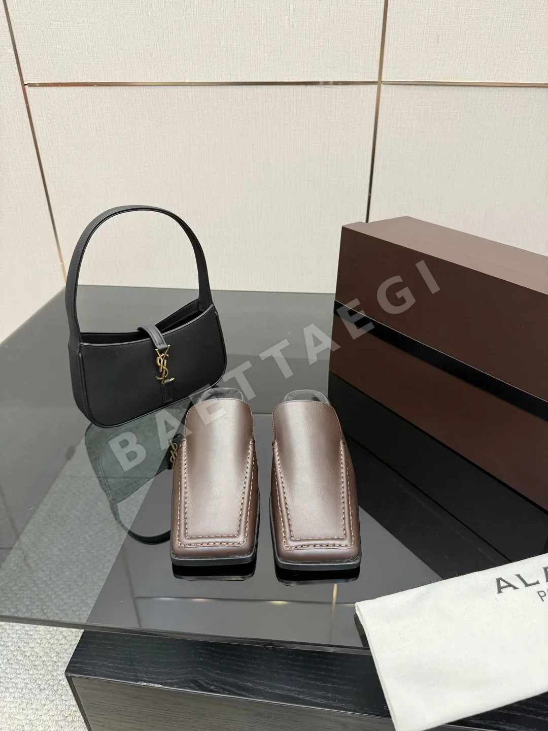 알라이아 클래식 로퍼 120432