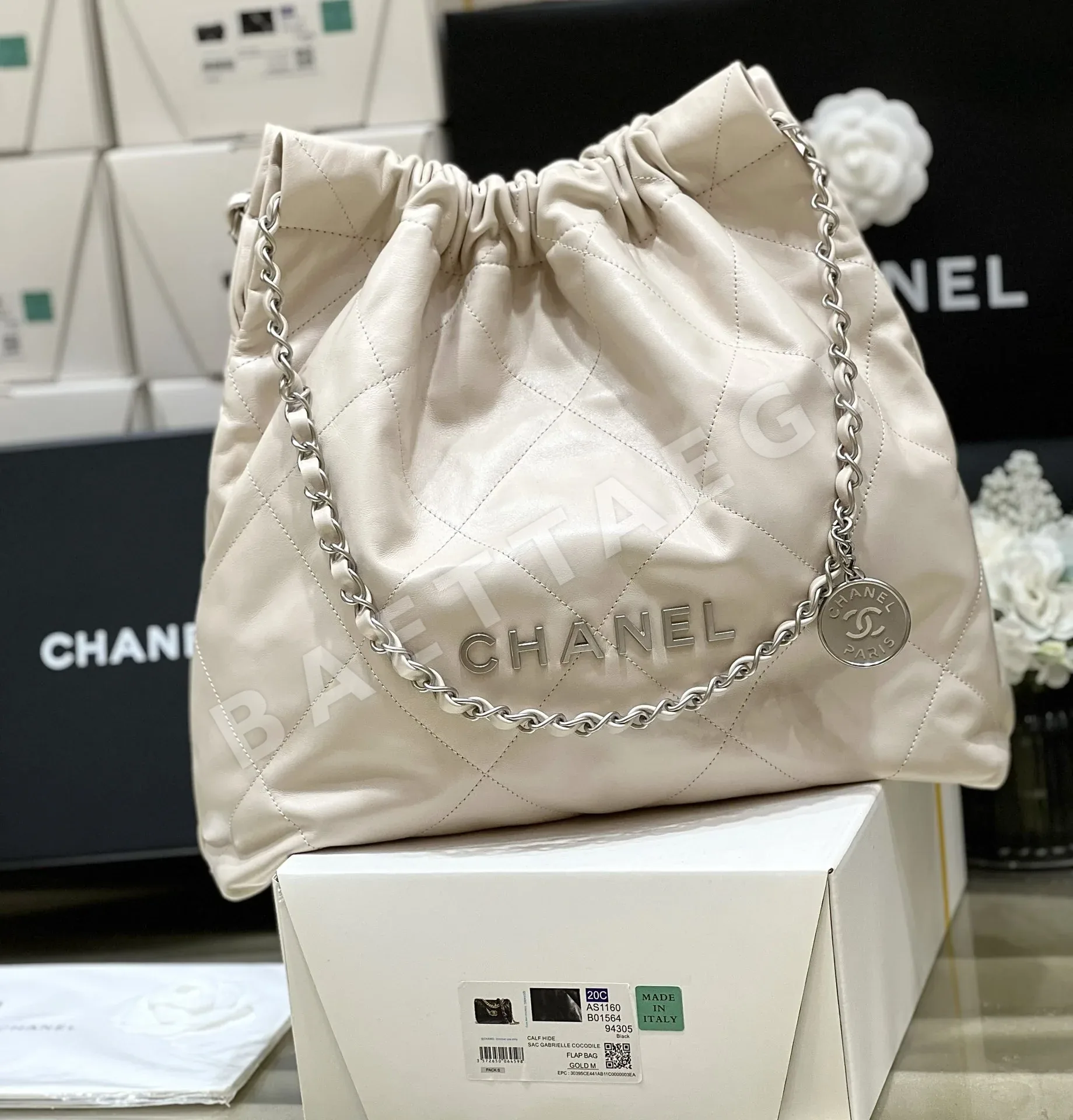 샤넬 22백 사각 프레임 송아지가죽 중형 가방 AS3261 상세 이미지 5