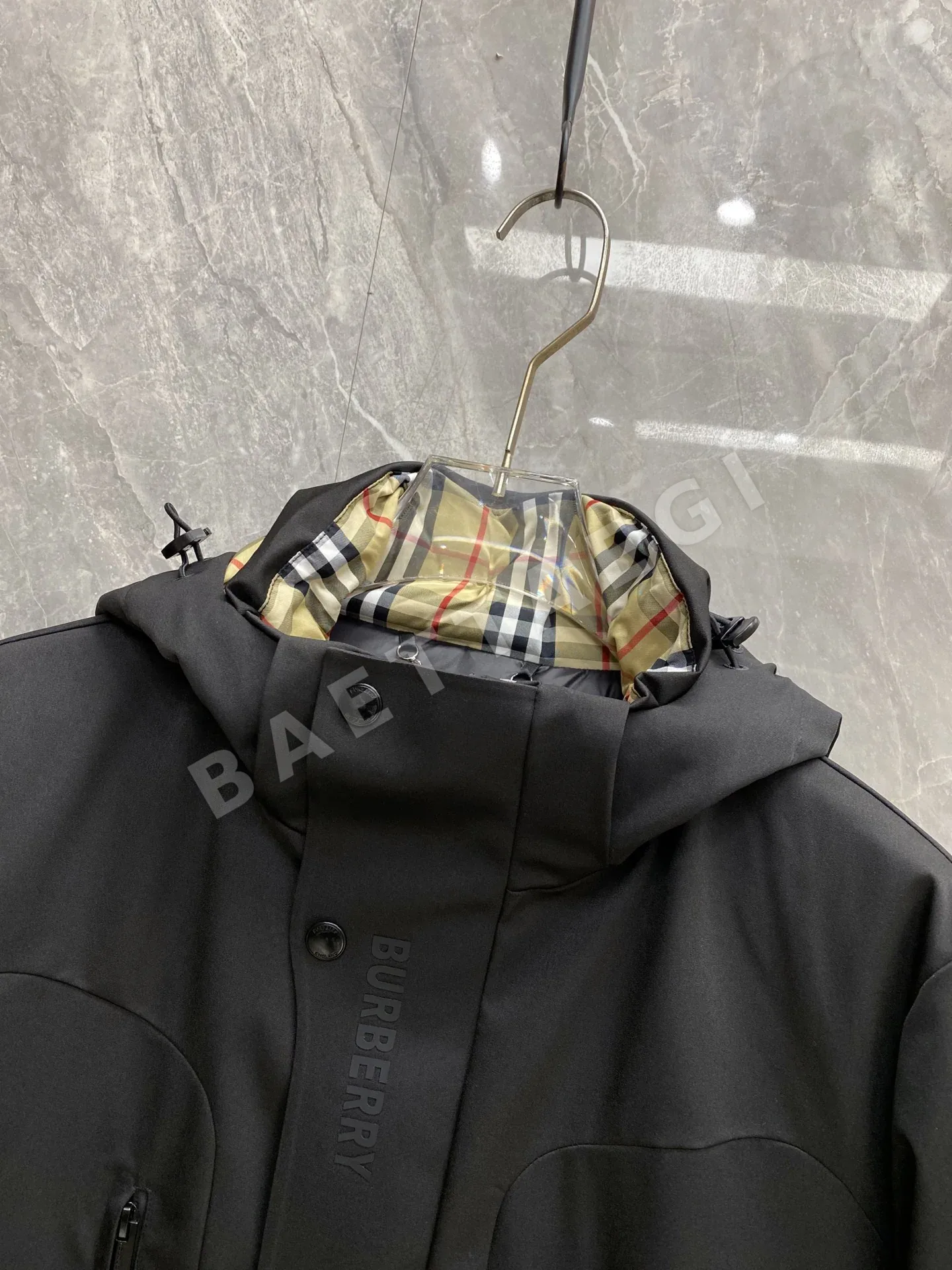 버버리 라미네이트 스키 다운 패딩 점퍼 상세 이미지 6