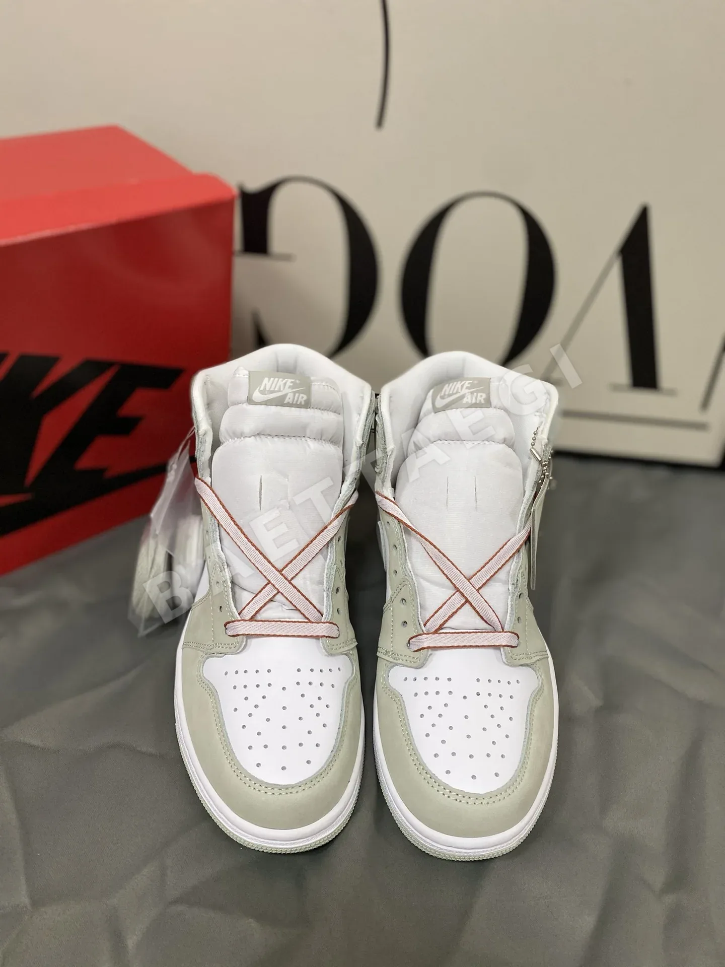 나이키조던 Air Jordan 1 Retro High OG 스니커즈 상세 이미지 3