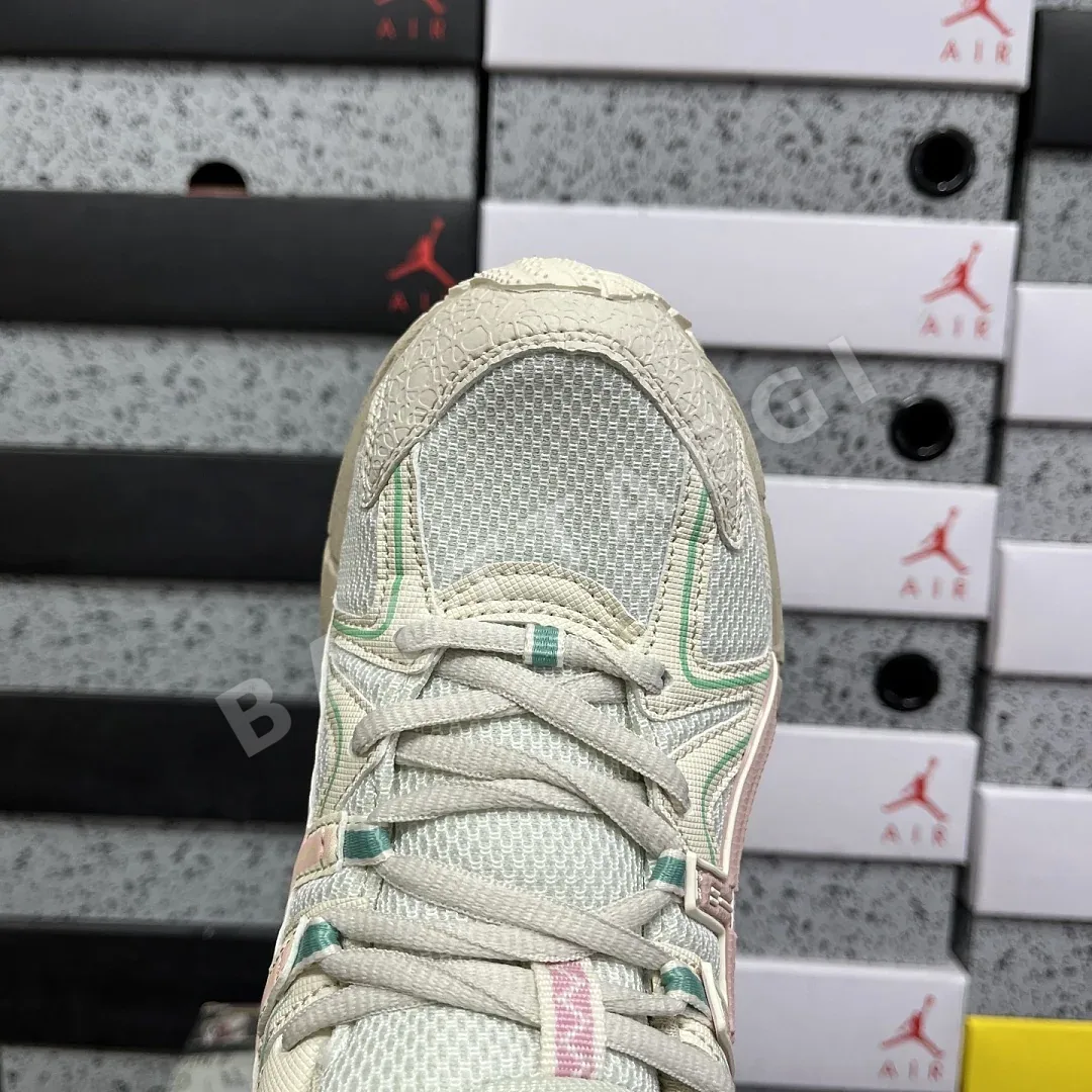 아식스 [XY] 젤 카하나 8 1012A978-101 200348 Asics Gel-Kahana 8 상세 이미지 2