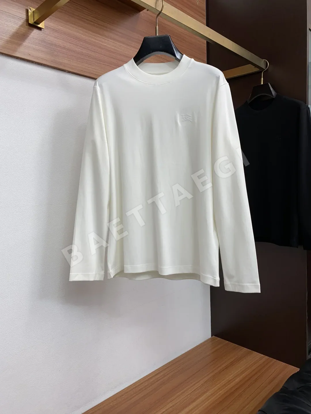 버버리 남성 장섬유 면 크루넥 긴팔 셔츠 165500