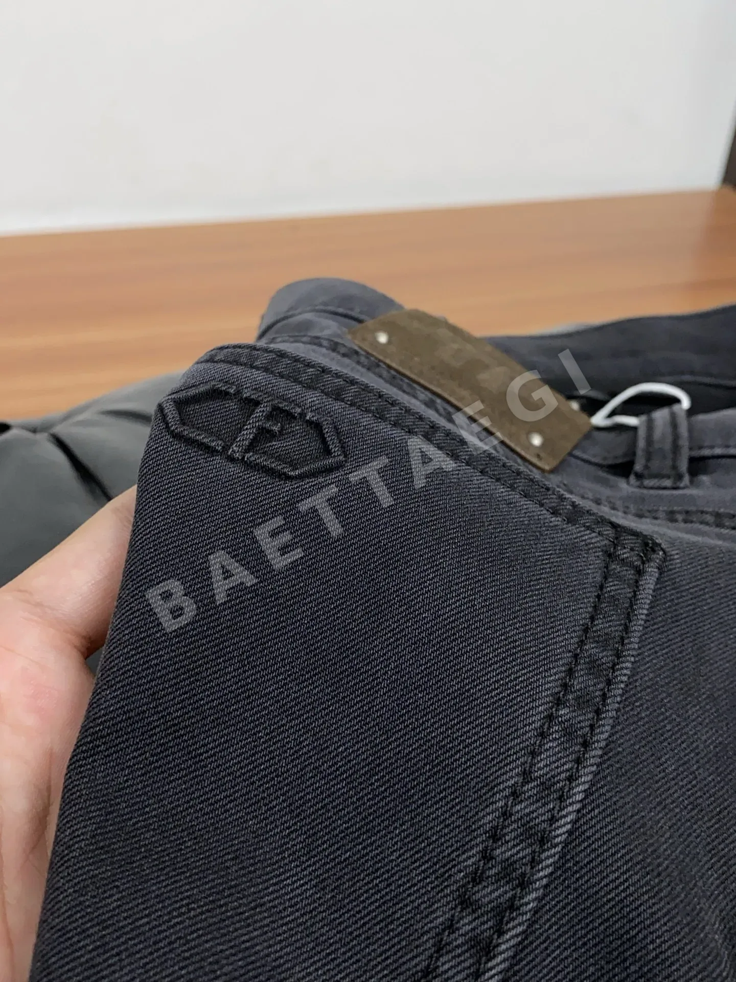 톰포드 남성 데님 청바지 상세 이미지 5
