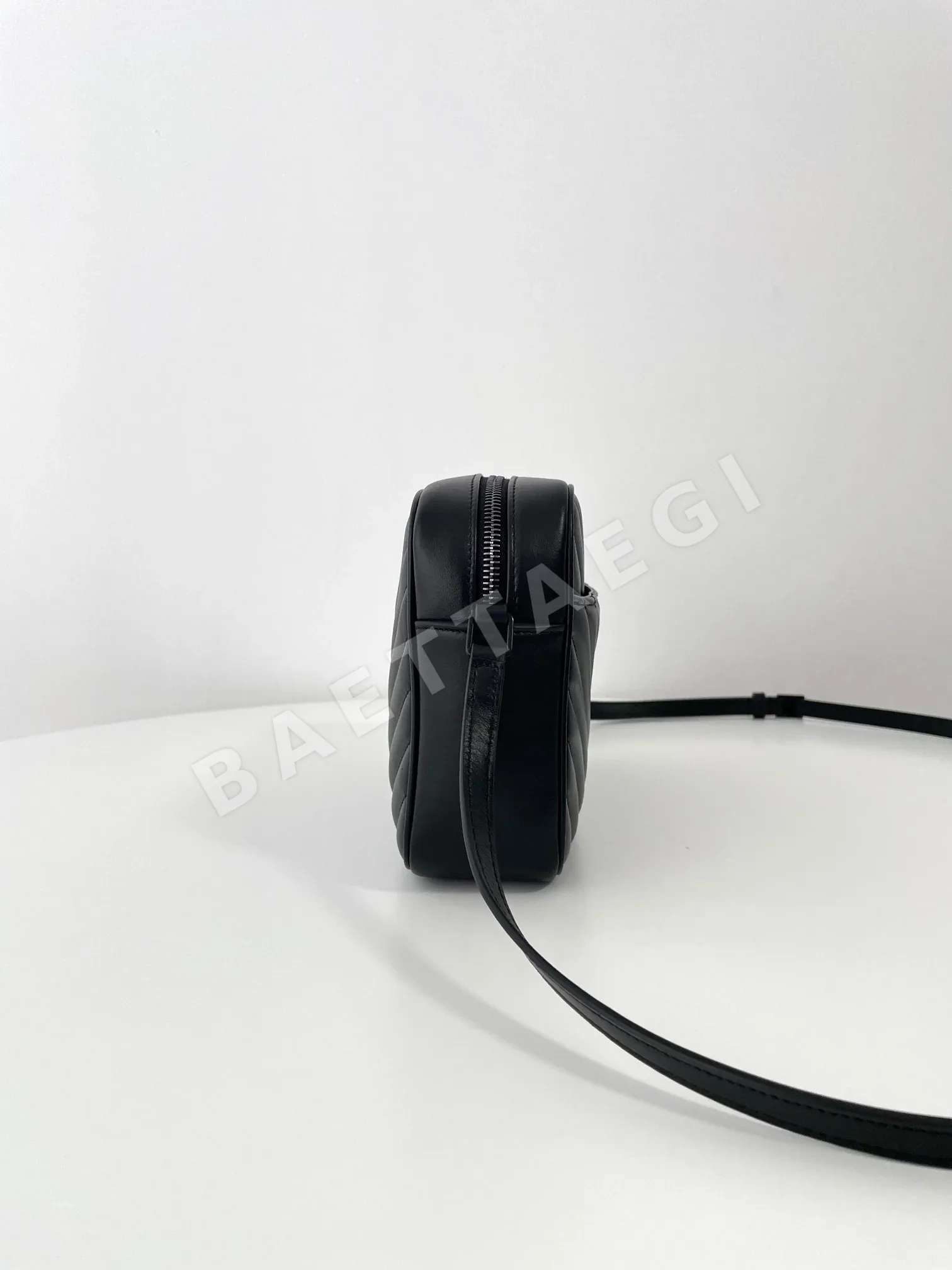 생로랑 모노그램 카메라백 상세 이미지 3