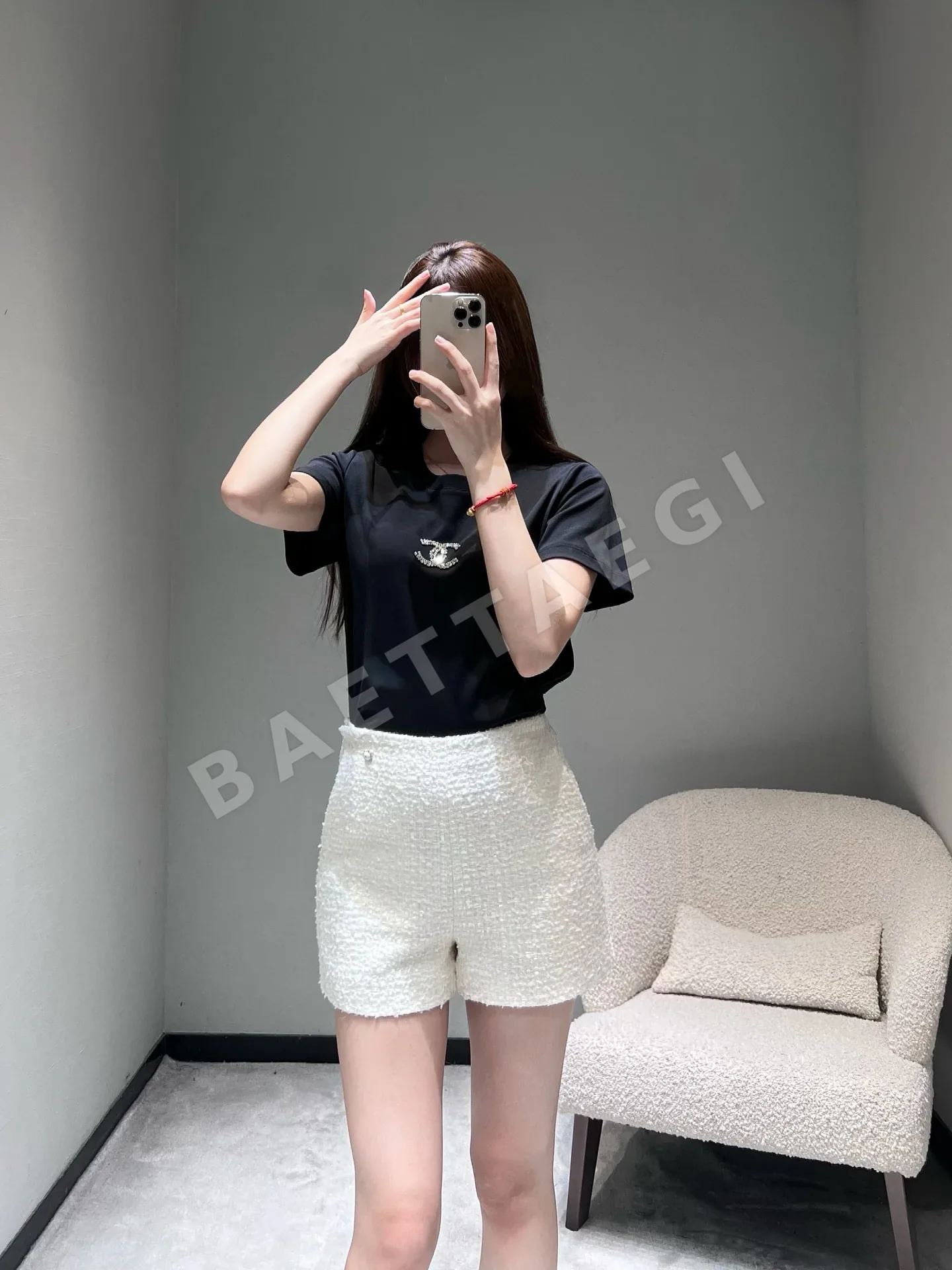 샤넬 CC 비즈 장식 크루넥 반팔 티셔츠 상세 이미지 9