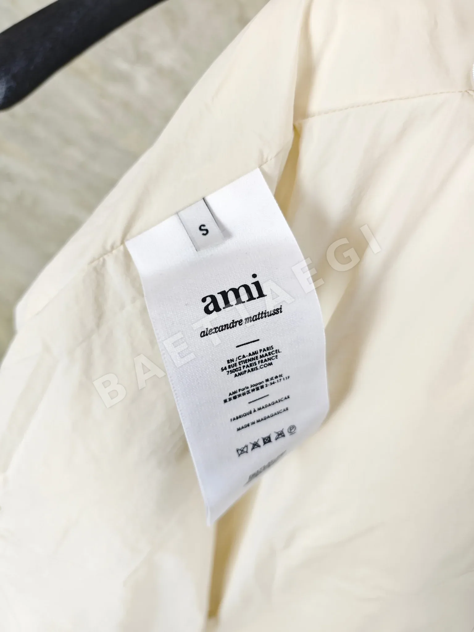 아미 하트 패널 자수 다운 조끼 상세 이미지 10