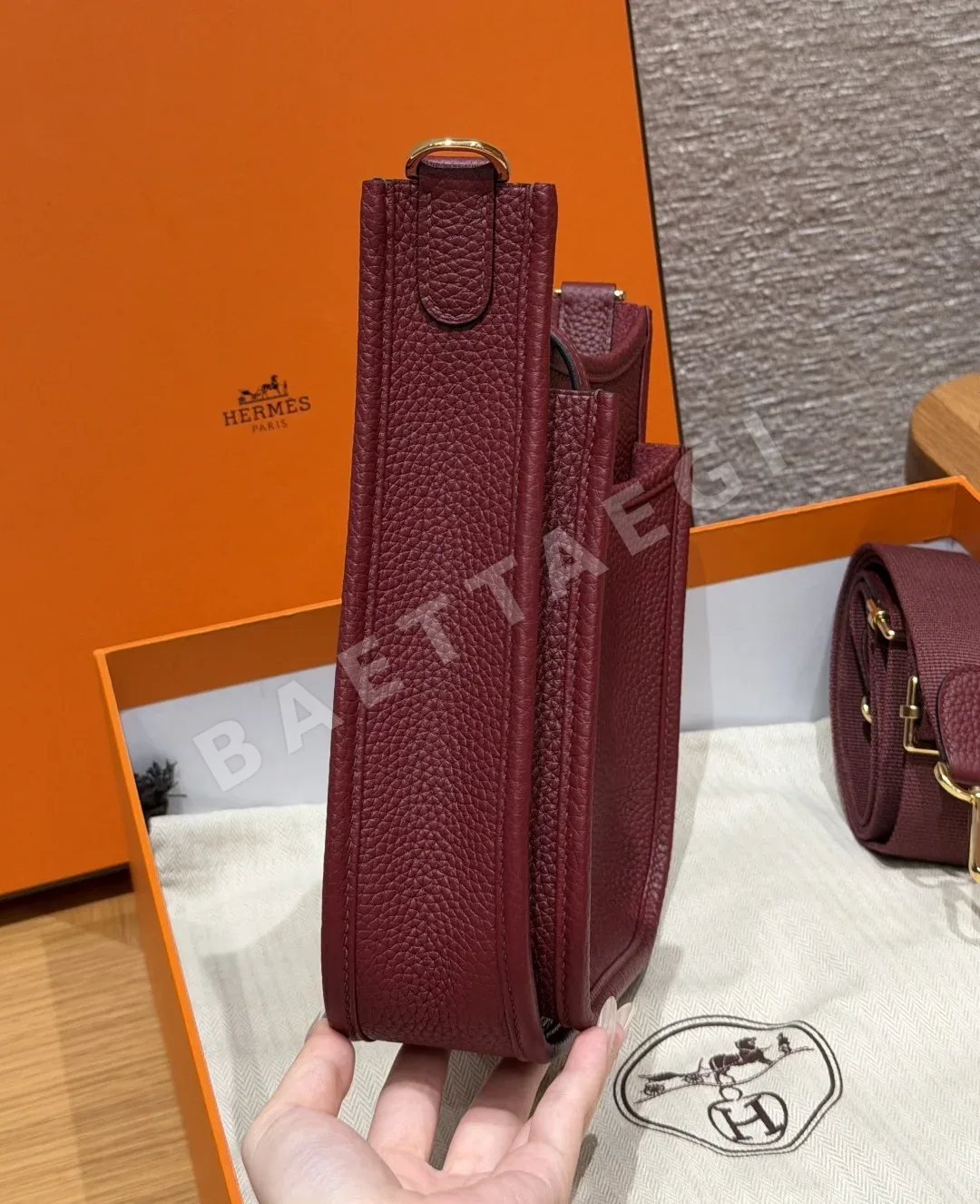 에르메스 에블린 레드 크레망스 가방 상세 이미지 3