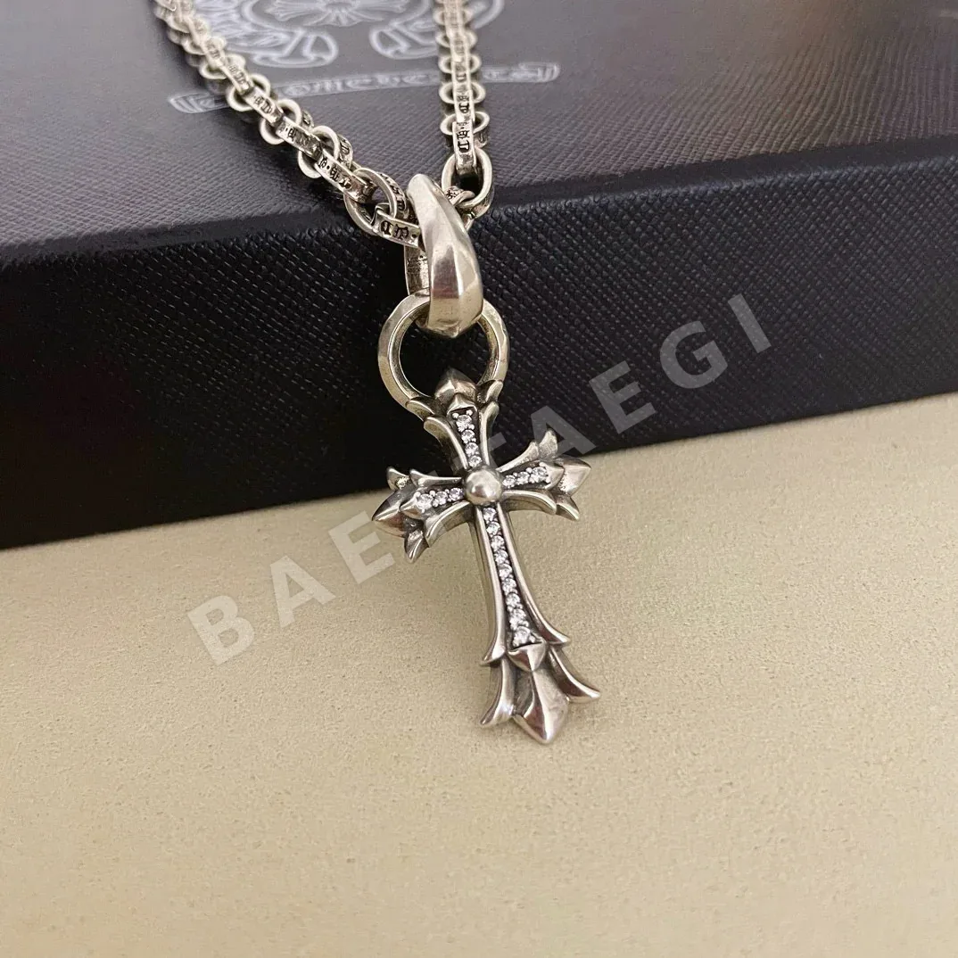 크롬하츠 클래식 레터 크로스 목걸이 상세 이미지 8