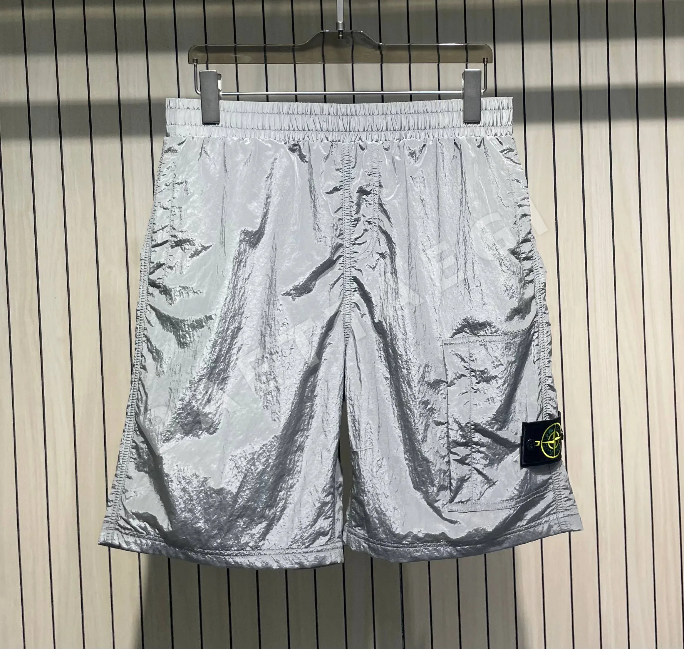 스톤아일랜드 메탈 나일론 허리 밴드 남성 반바지 상세 이미지 8
