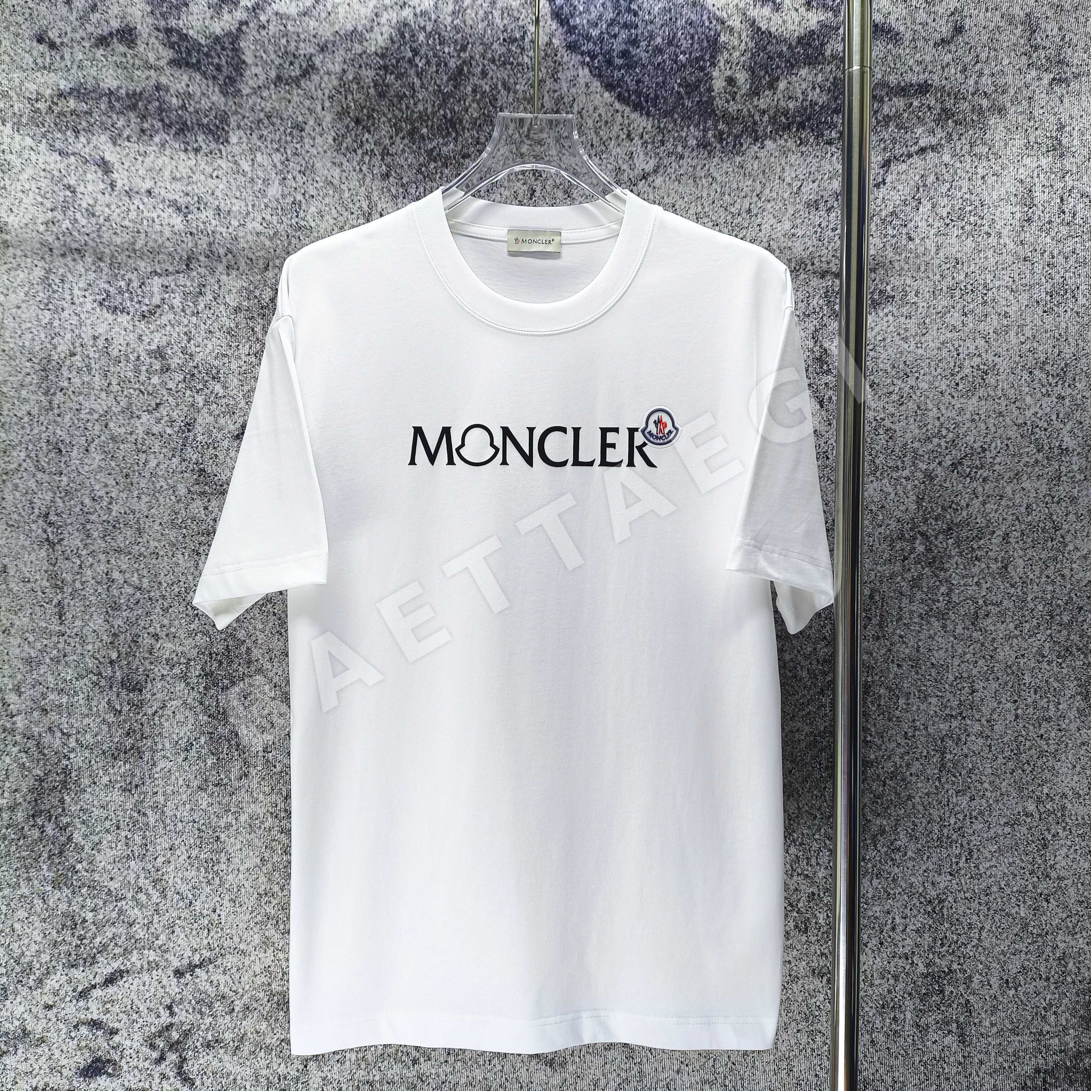 몽클레르 플로키 가공 실리콘 패치 반팔 티셔츠 상세 이미지 2