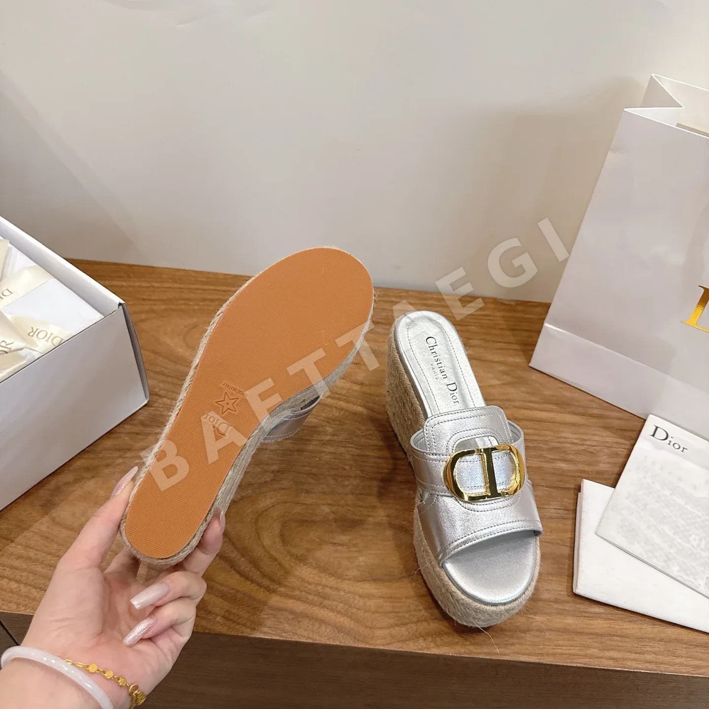 디올 IVIETA DWAY 플랫폼 앵클 슈즈 상세 이미지 9